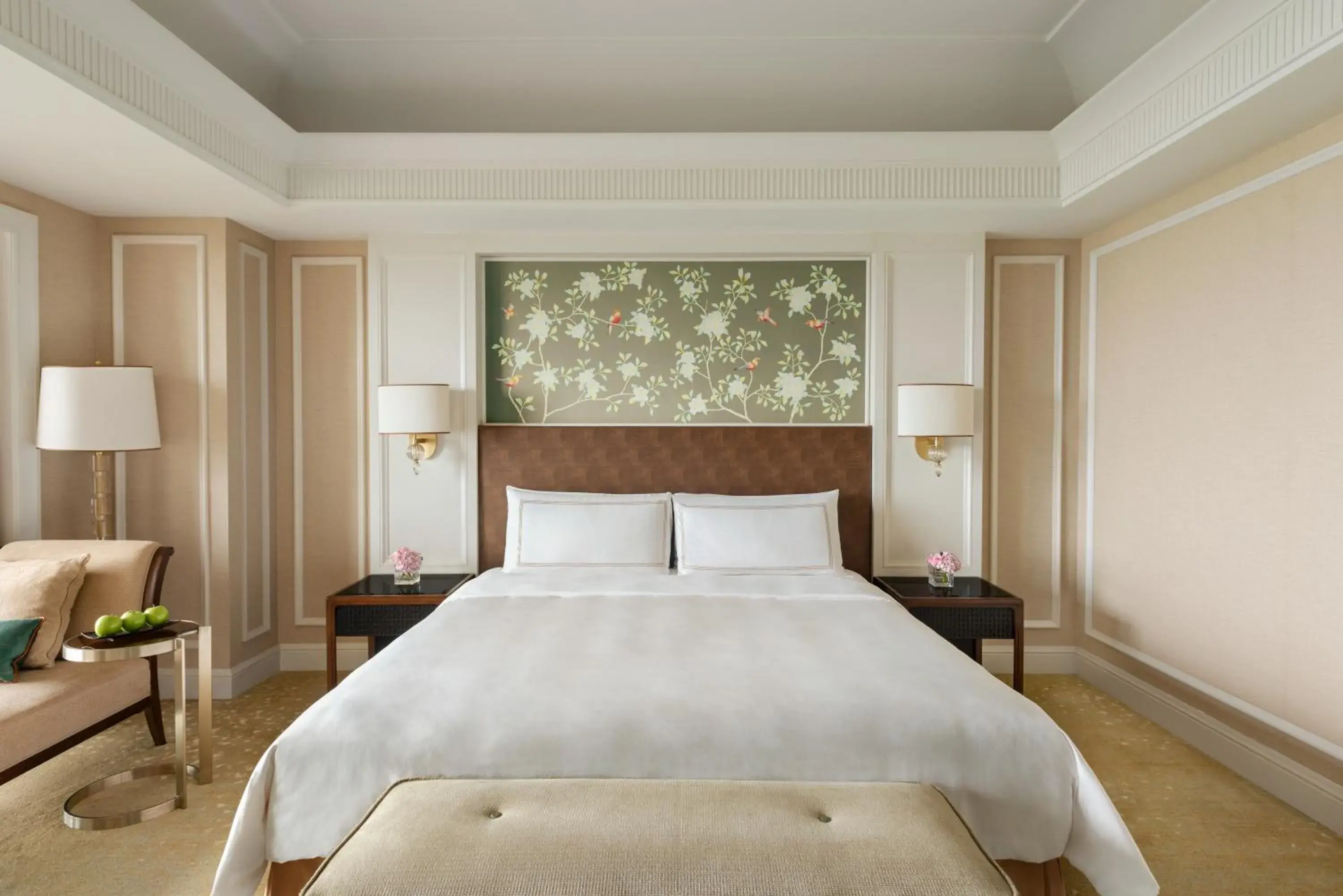 Photo of the whole room, Bed in Grand Hotel Haikou (soon to be Fairmont Haikou)