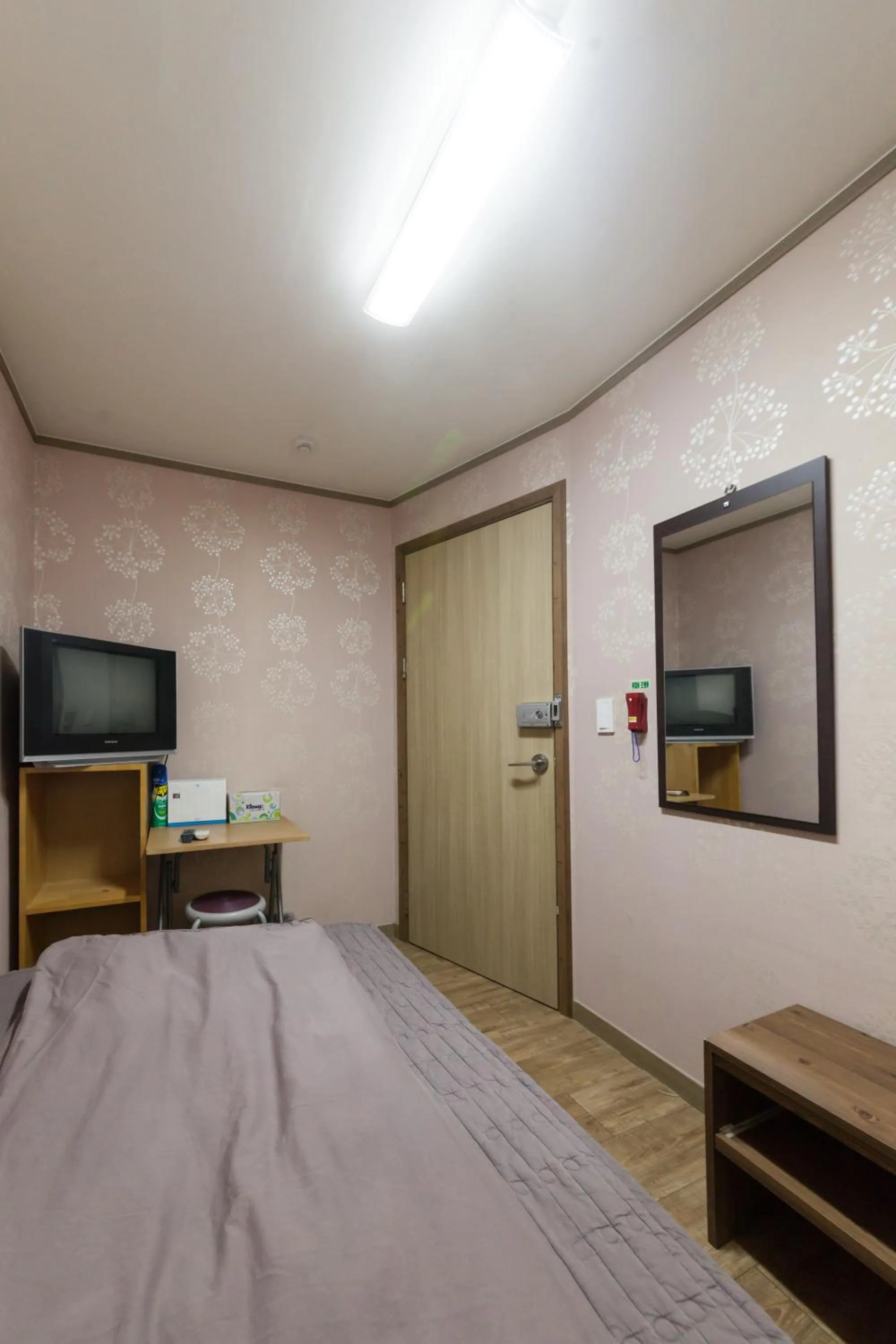 Photo of the whole room, Bed in Yehadoye Guesthouse