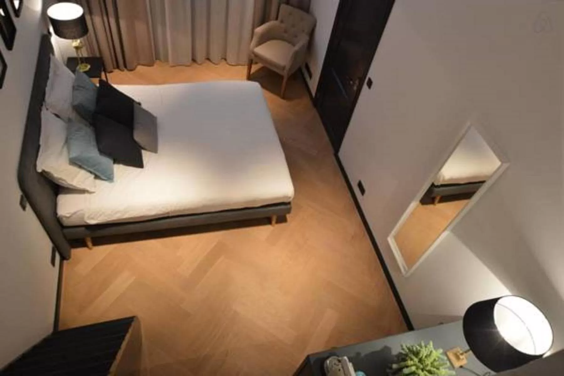 Photo of the whole room, Bed in Romantic ground floor suite in Pijp near Sarphatipark