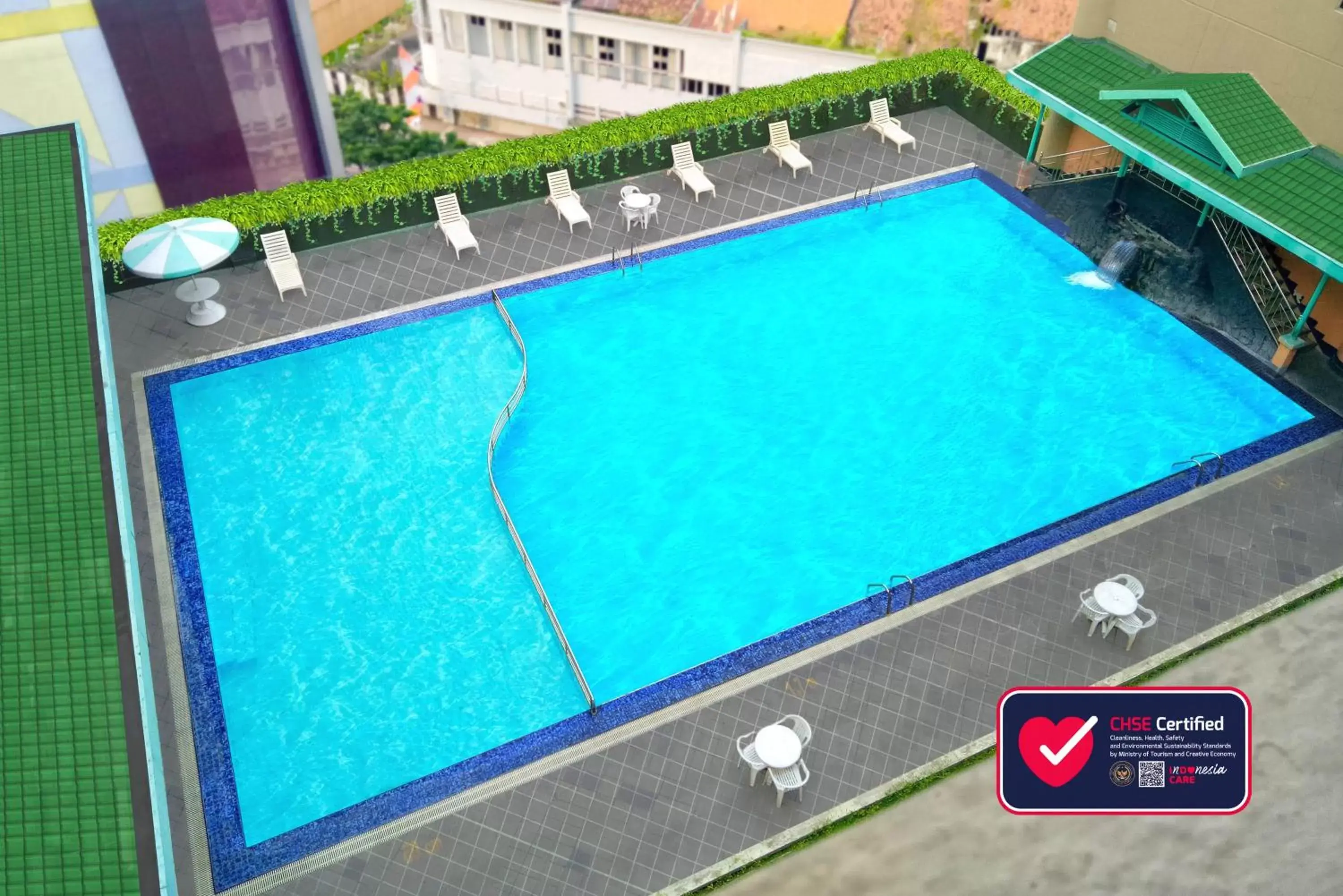 Swimming pool, Pool View in Tunjungan Hotel