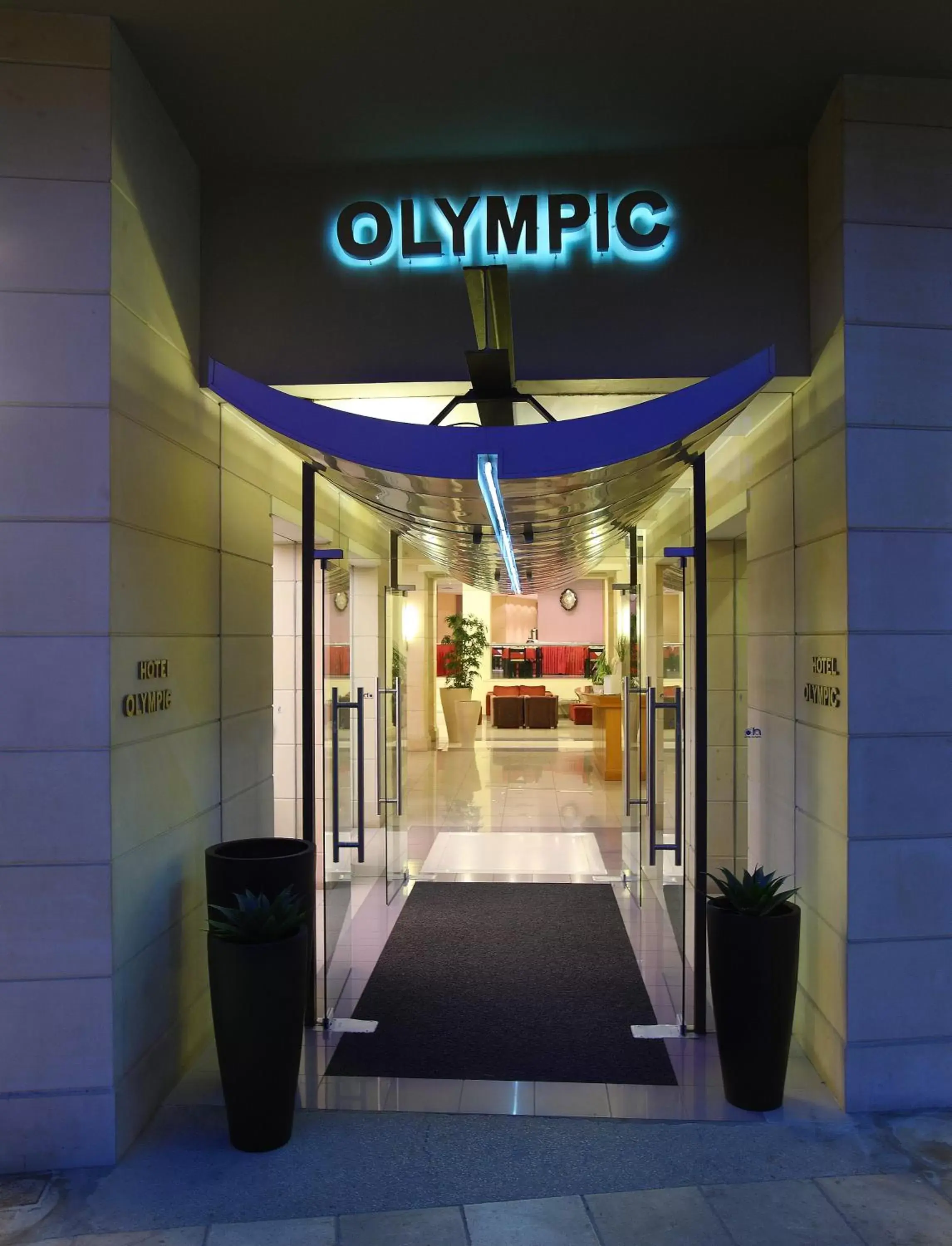 Facade/entrance in Olympic Hotel