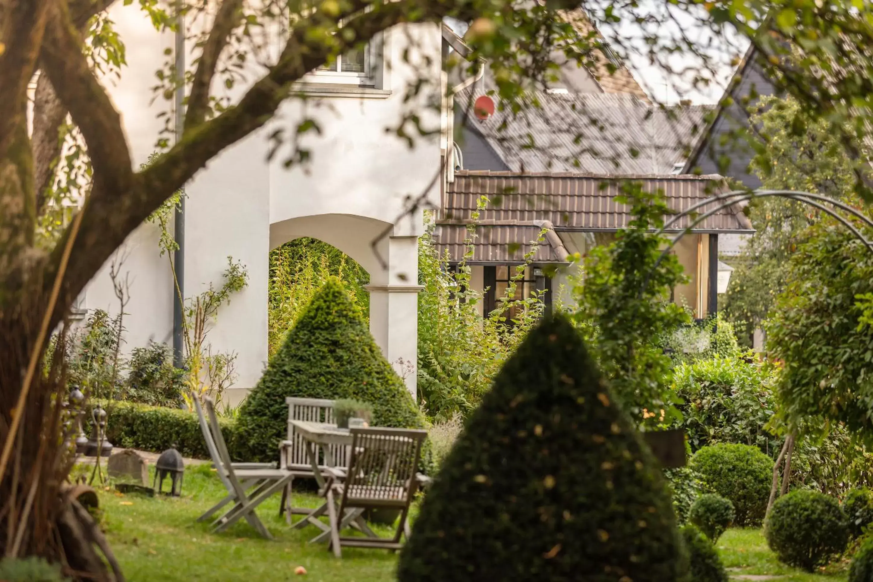 Garden, Property Building in Romantik Hotel Neuhaus