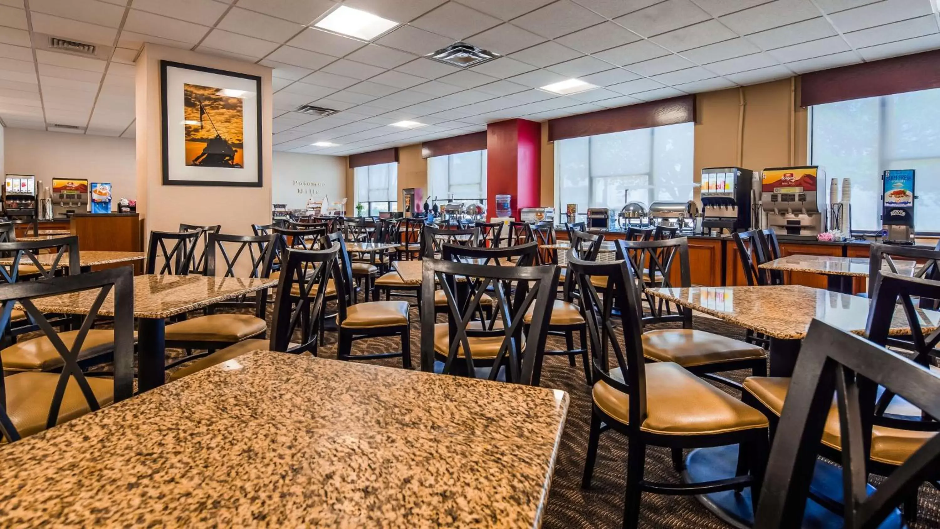 Restaurant/Places to Eat in Best Western Potomac Mills