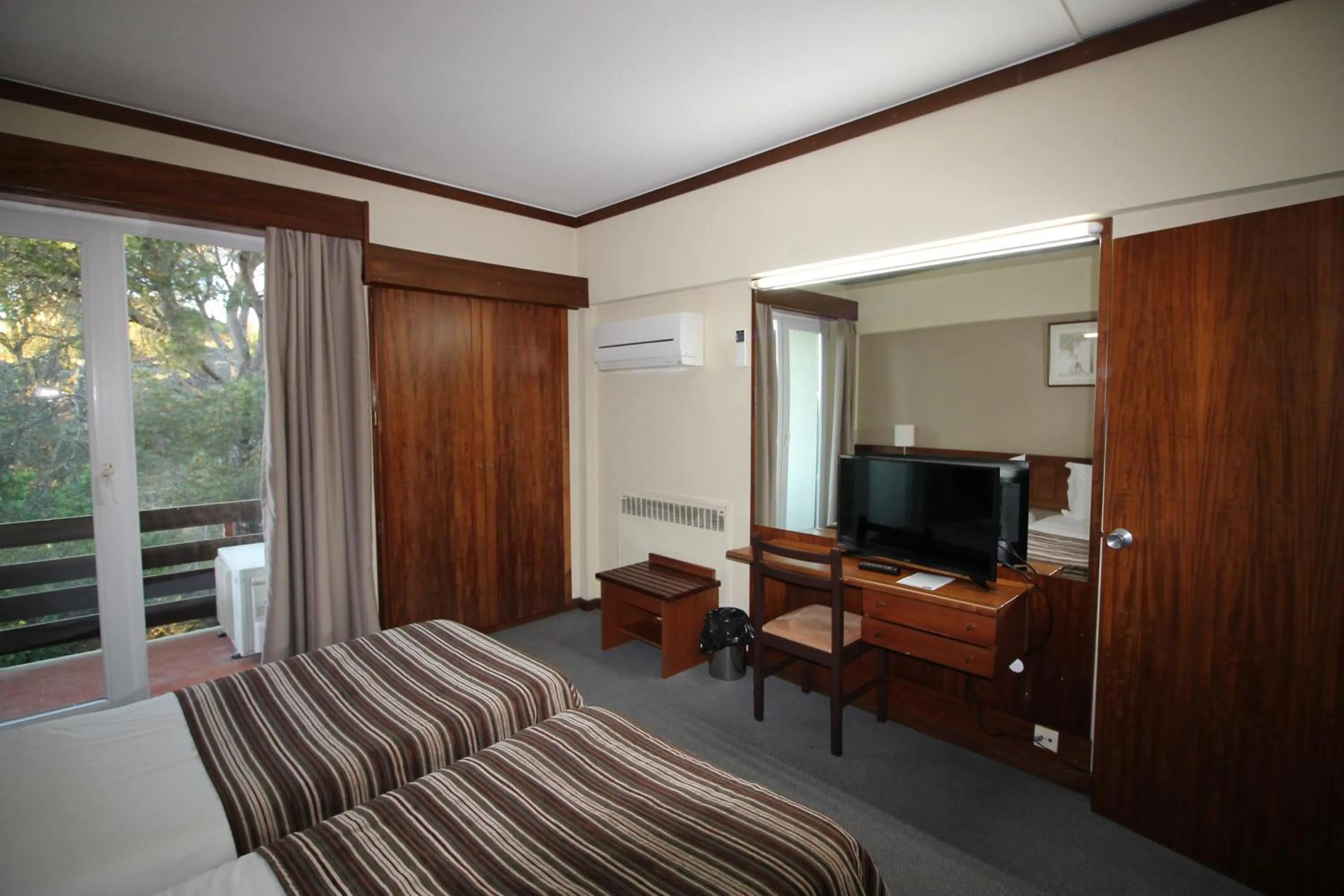 Property building, Bed in Hotel Senhora do Castelo