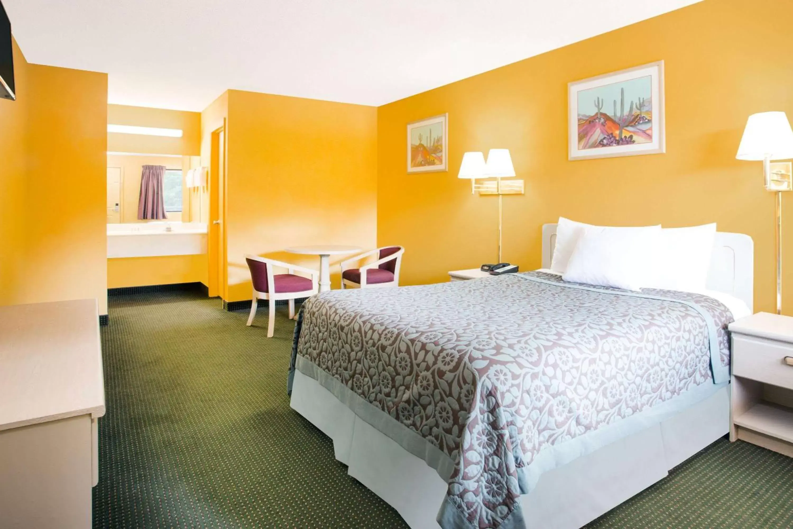 Photo of the whole room in Days Inn by Wyndham Camilla Photo of the whole room in Days Inn by Wyndham Camilla