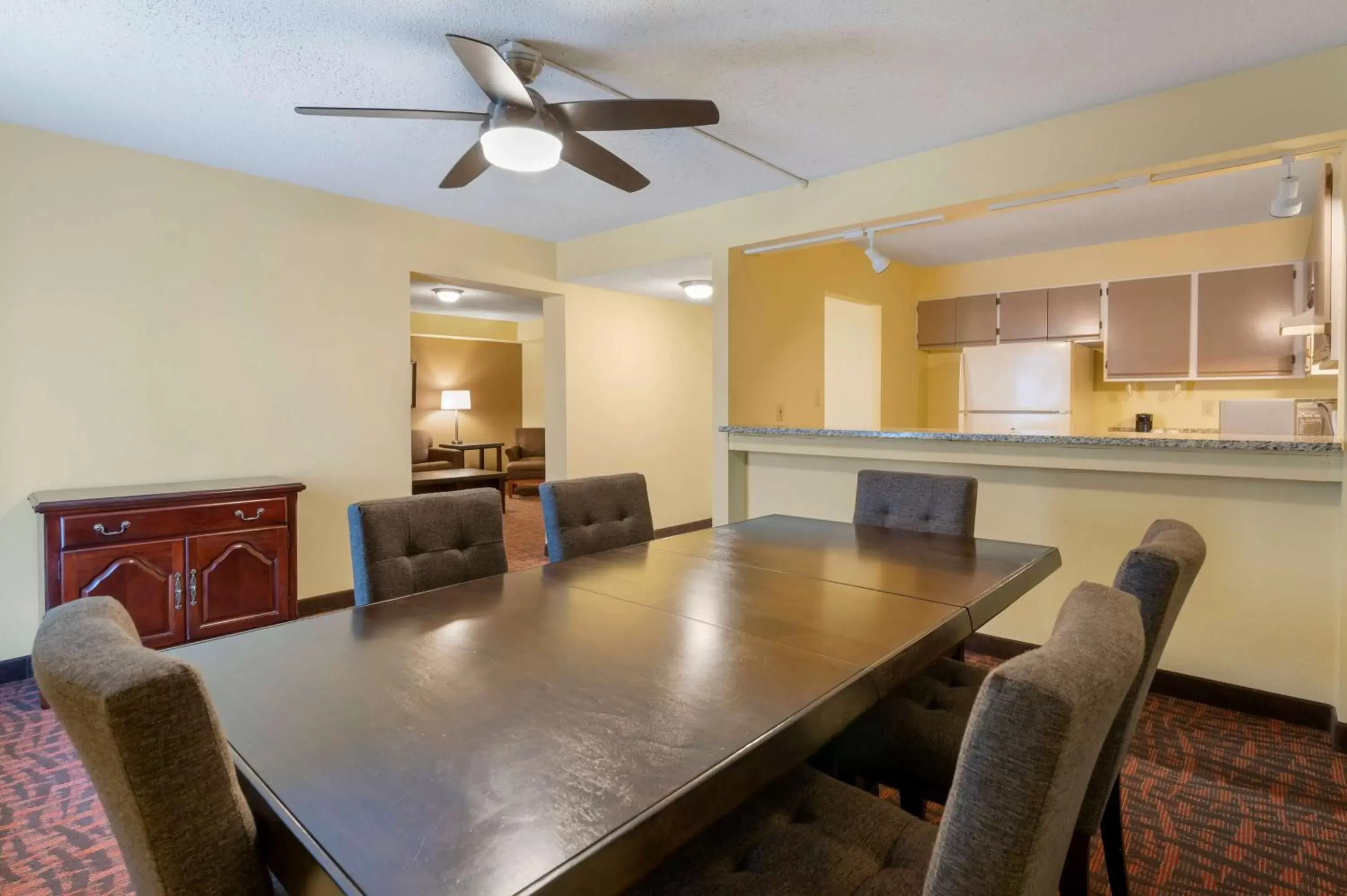 Bedroom, Dining Area in Best Western Louisville East Inn & Suites