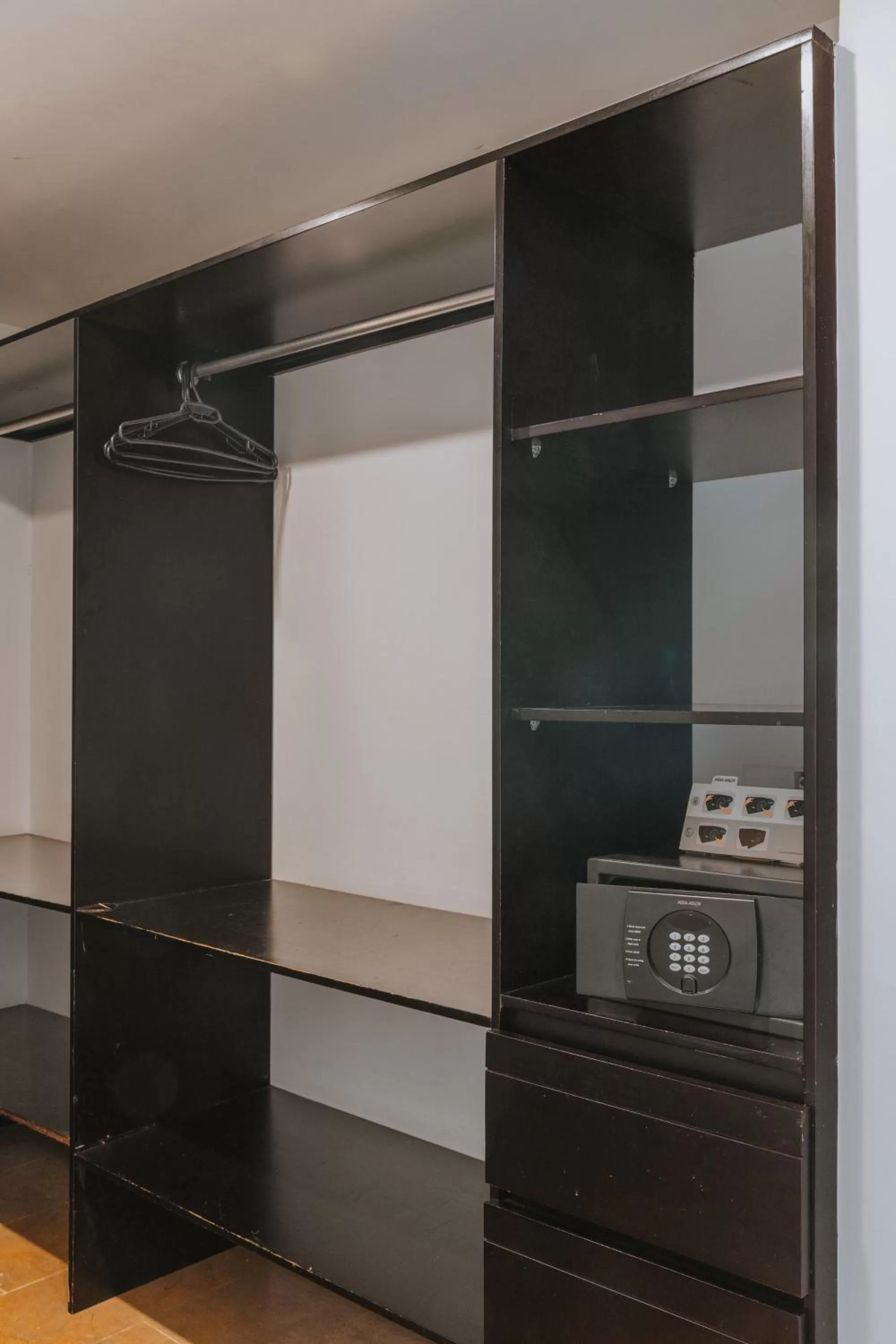 safe in Travelers Orange Suites