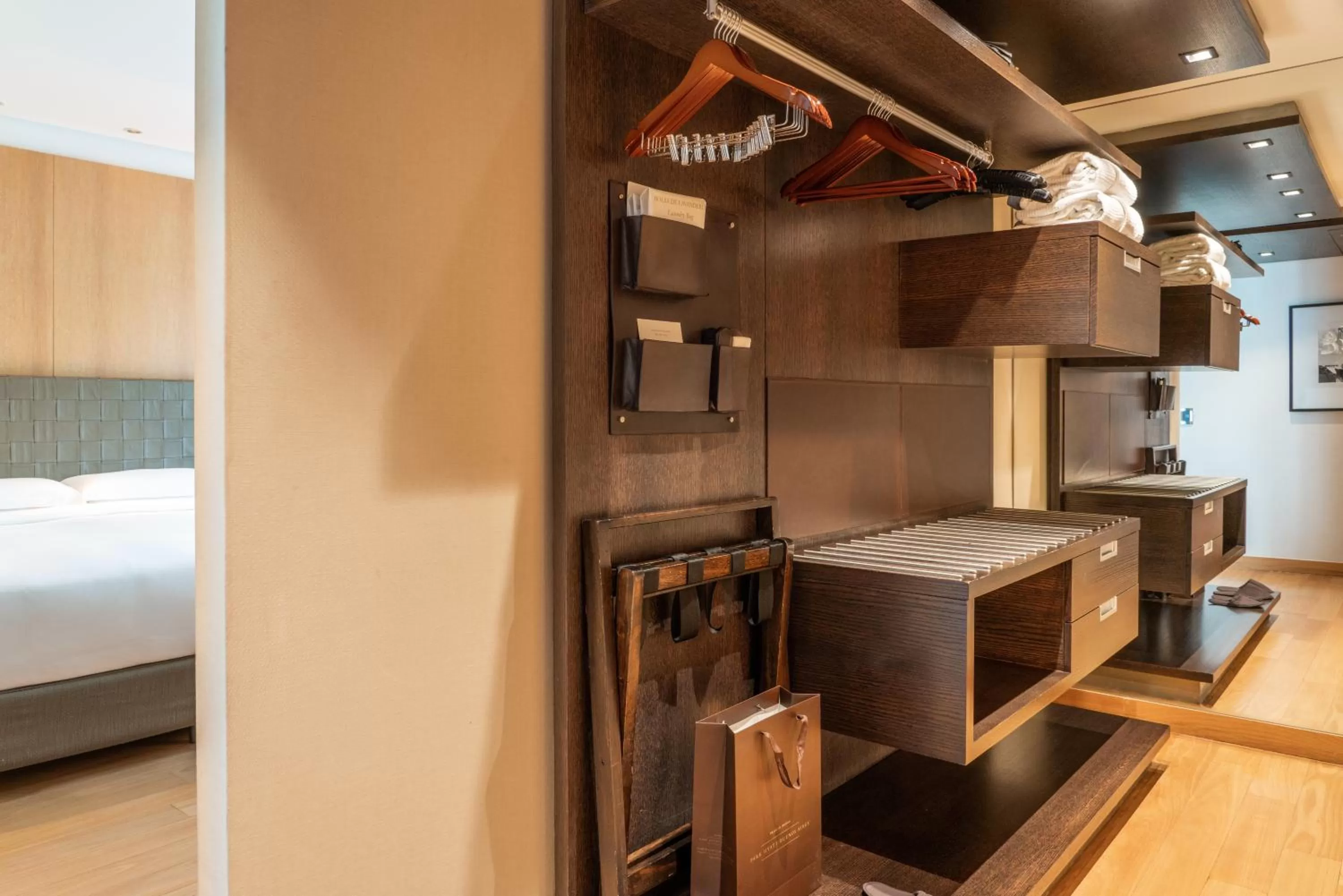 wardrobe, Bed in Palacio Duhau - Park Hyatt Buenos Aires