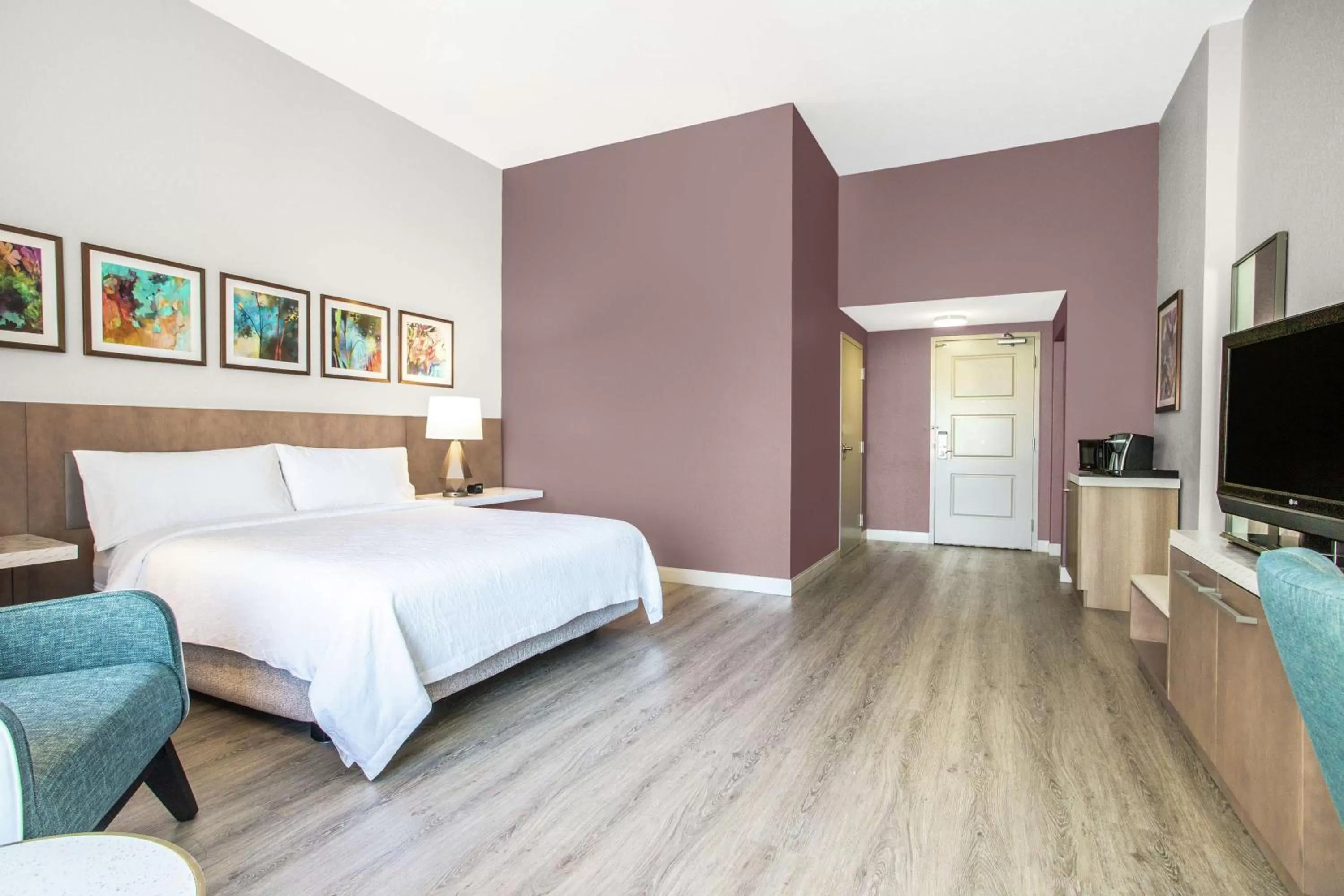 Bedroom, Bed in Hilton Garden Inn Palm Beach Gardens