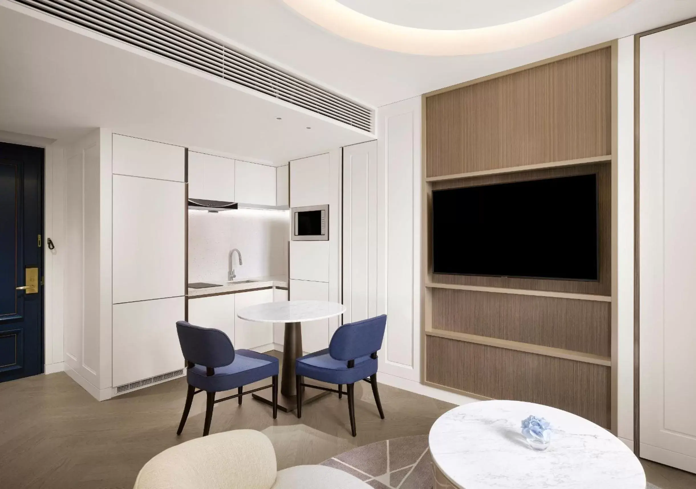 Seating area, TV/Entertainment Center in Sofitel Ambassador Seoul Hotel & Serviced Residences