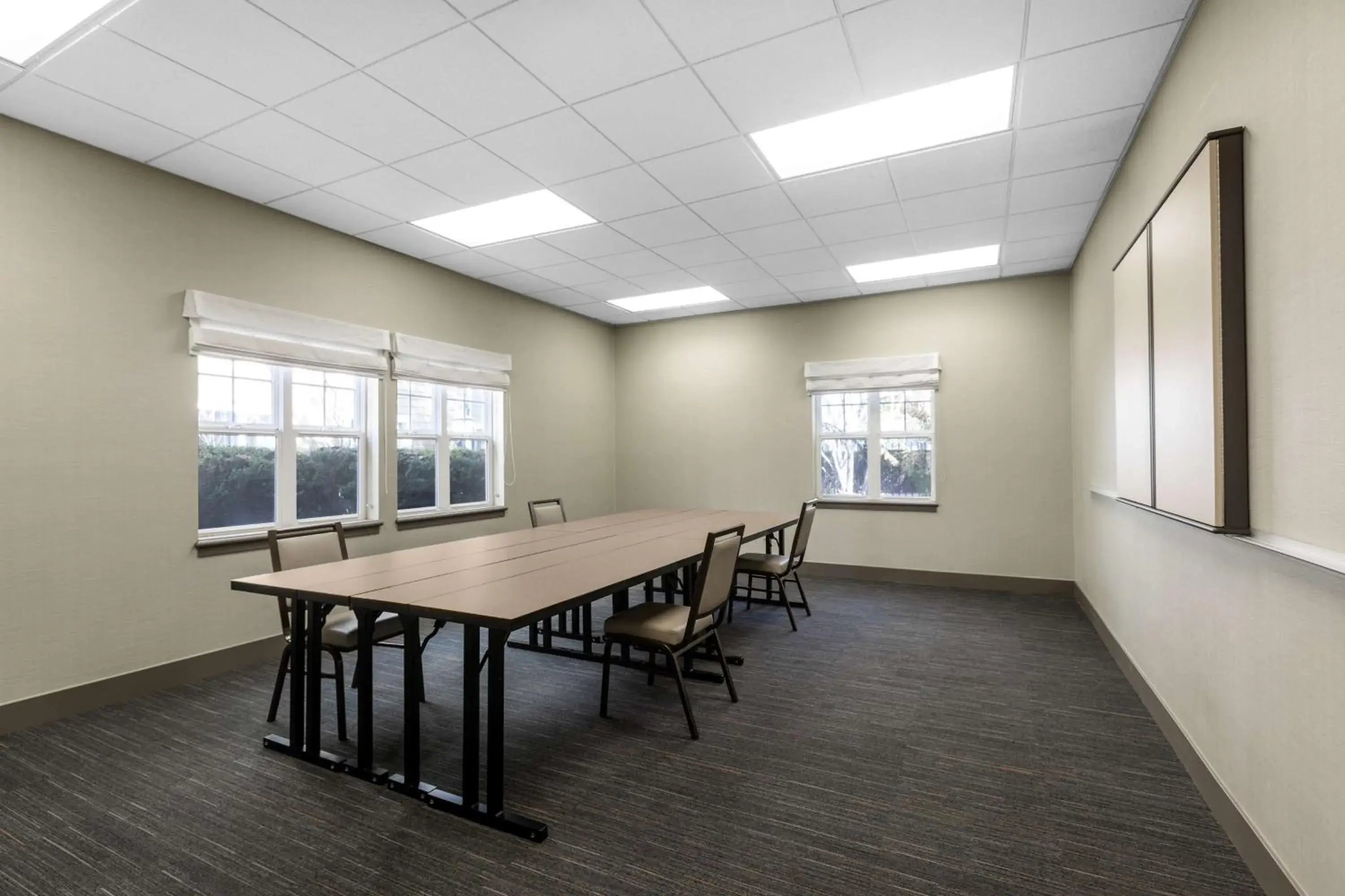 Meeting/conference room in Homewood Suites by Hilton Newark Fremont