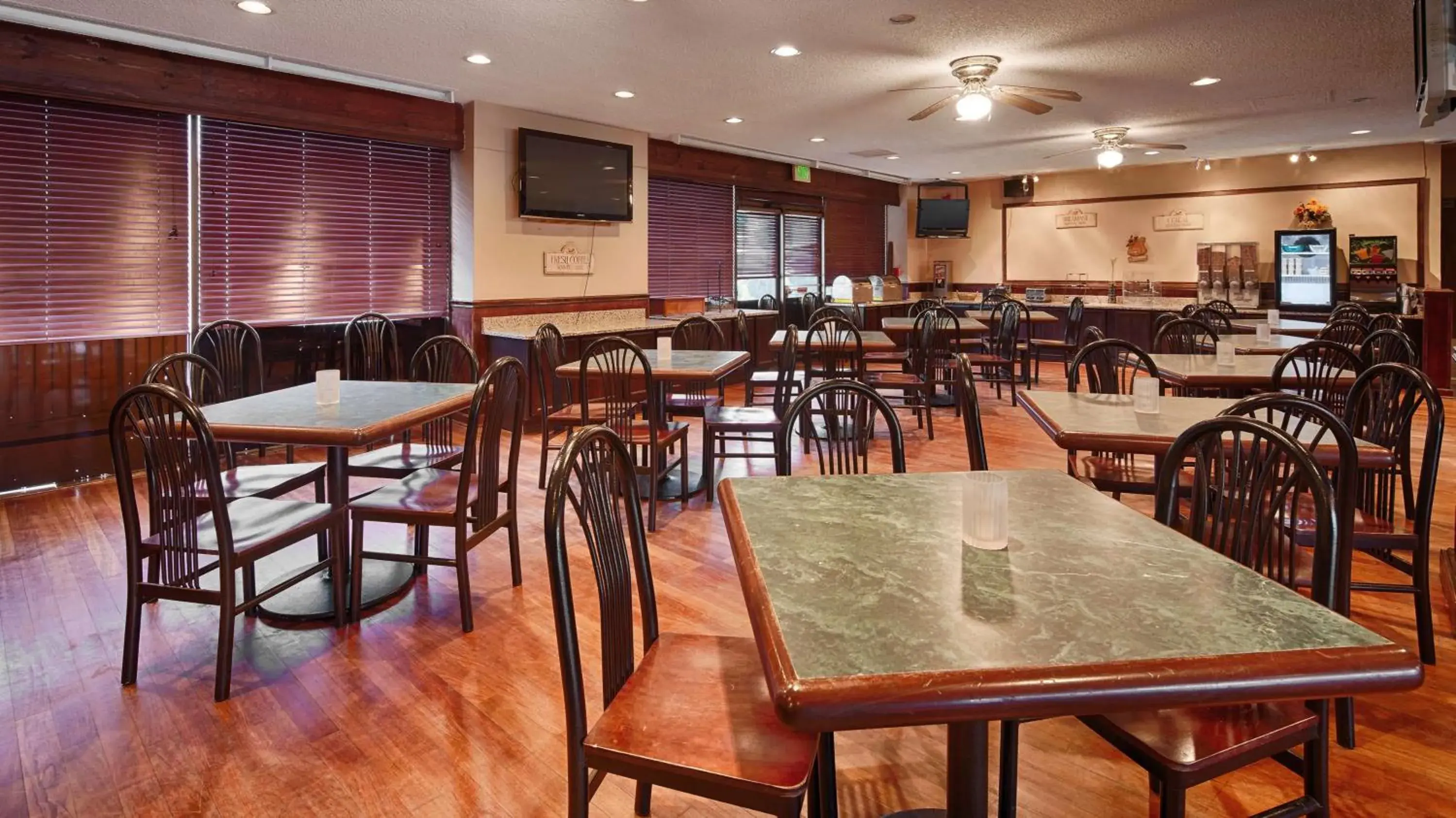 Restaurant/Places to Eat in Best Western Battlefield Inn