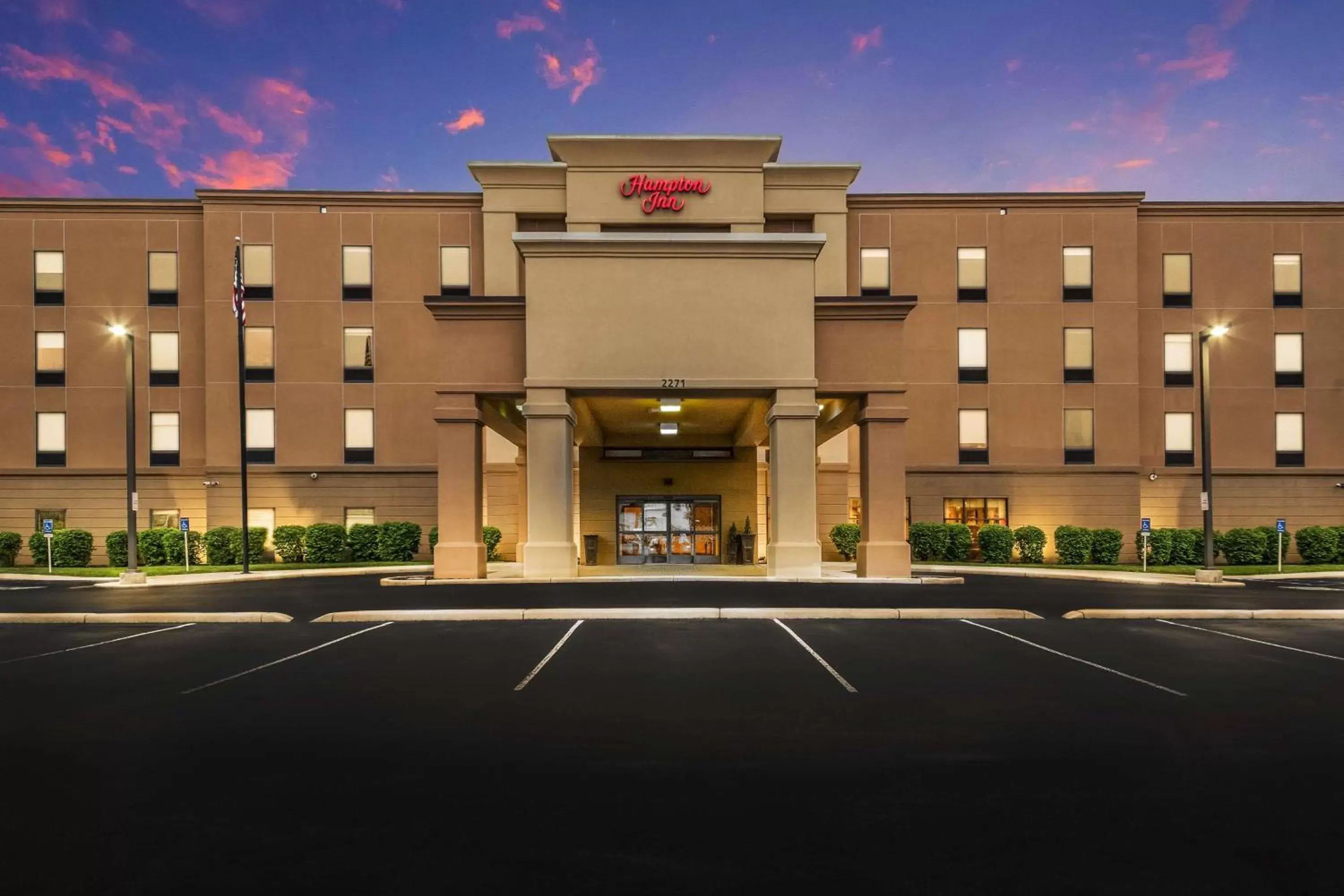 Property Building in Hampton Inn Greenfield