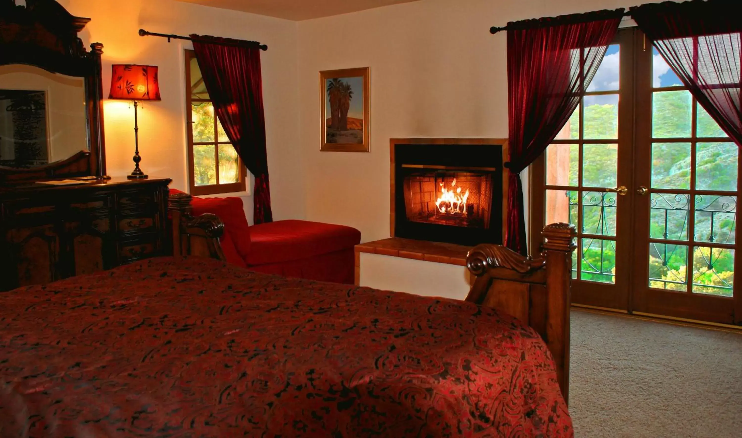 Bedroom, Seating Area in Topanga Canyon Inn Bed and Breakfast