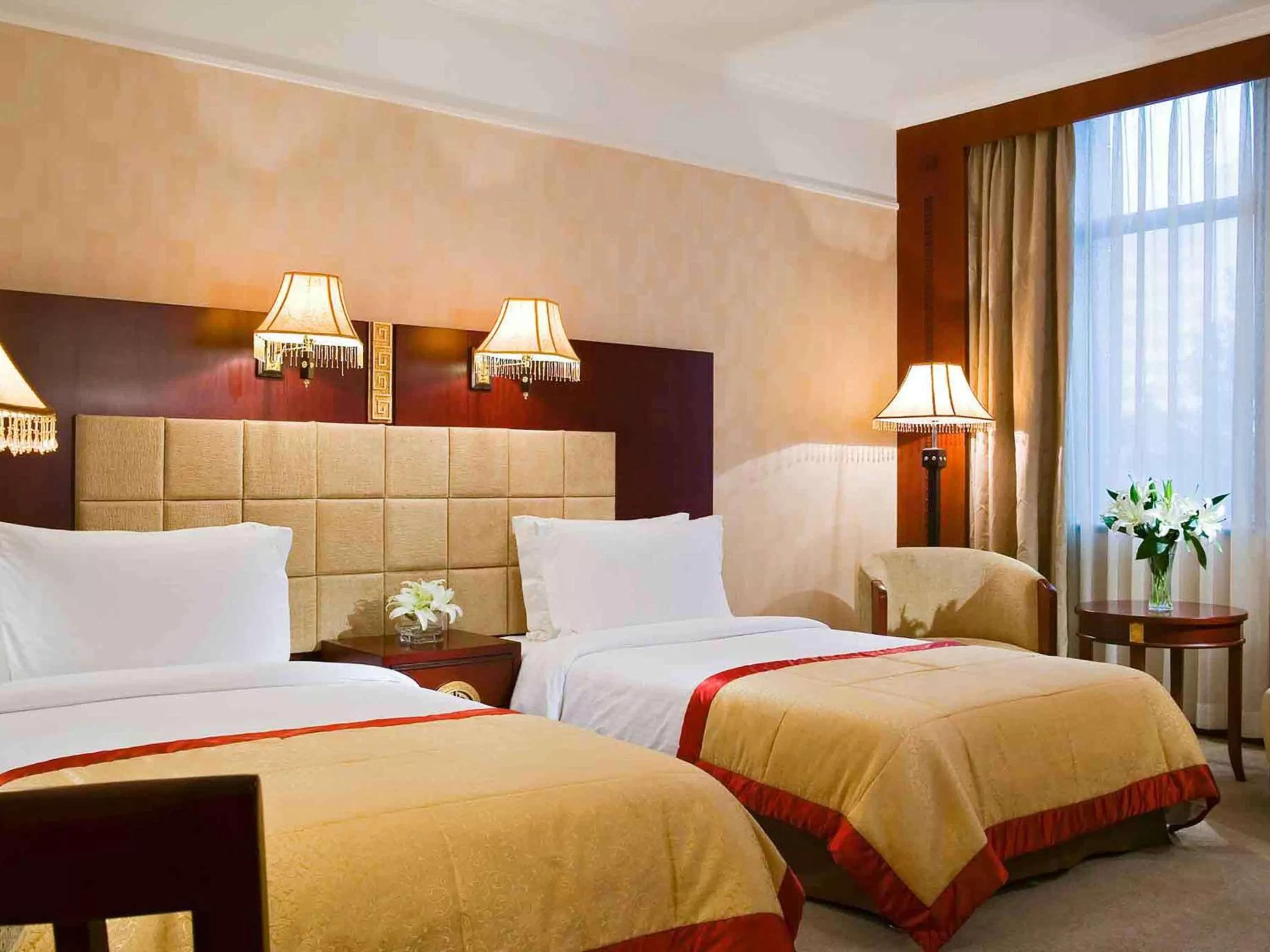 Photo of the whole room, Bed in Grand Mercure Xian On Renmin Square