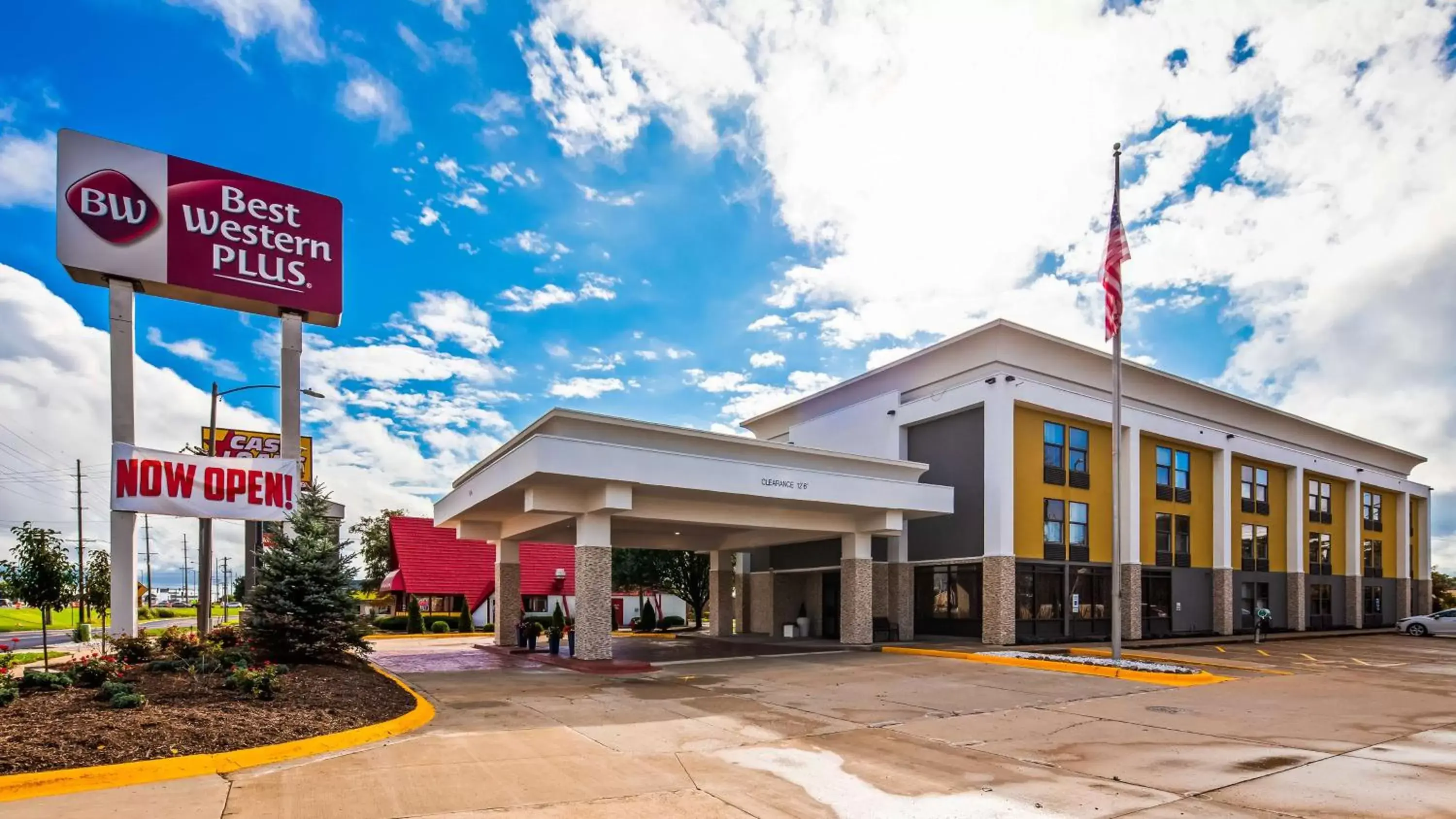 Property Building in Best Western Plus Bloomington East