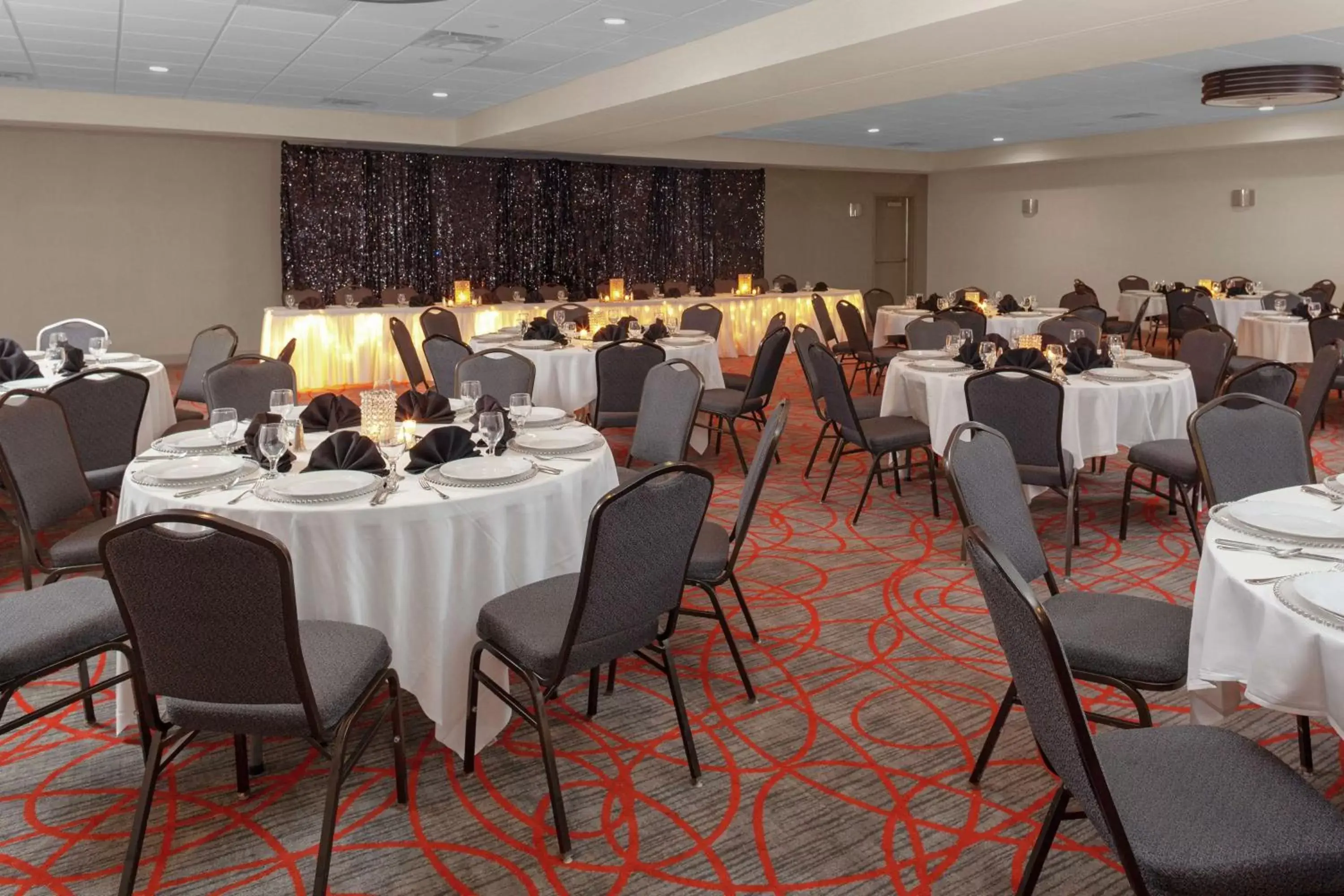 Meeting/conference room, Restaurant/Places to Eat in DoubleTree Suites by Hilton Dayton/Miamisburg