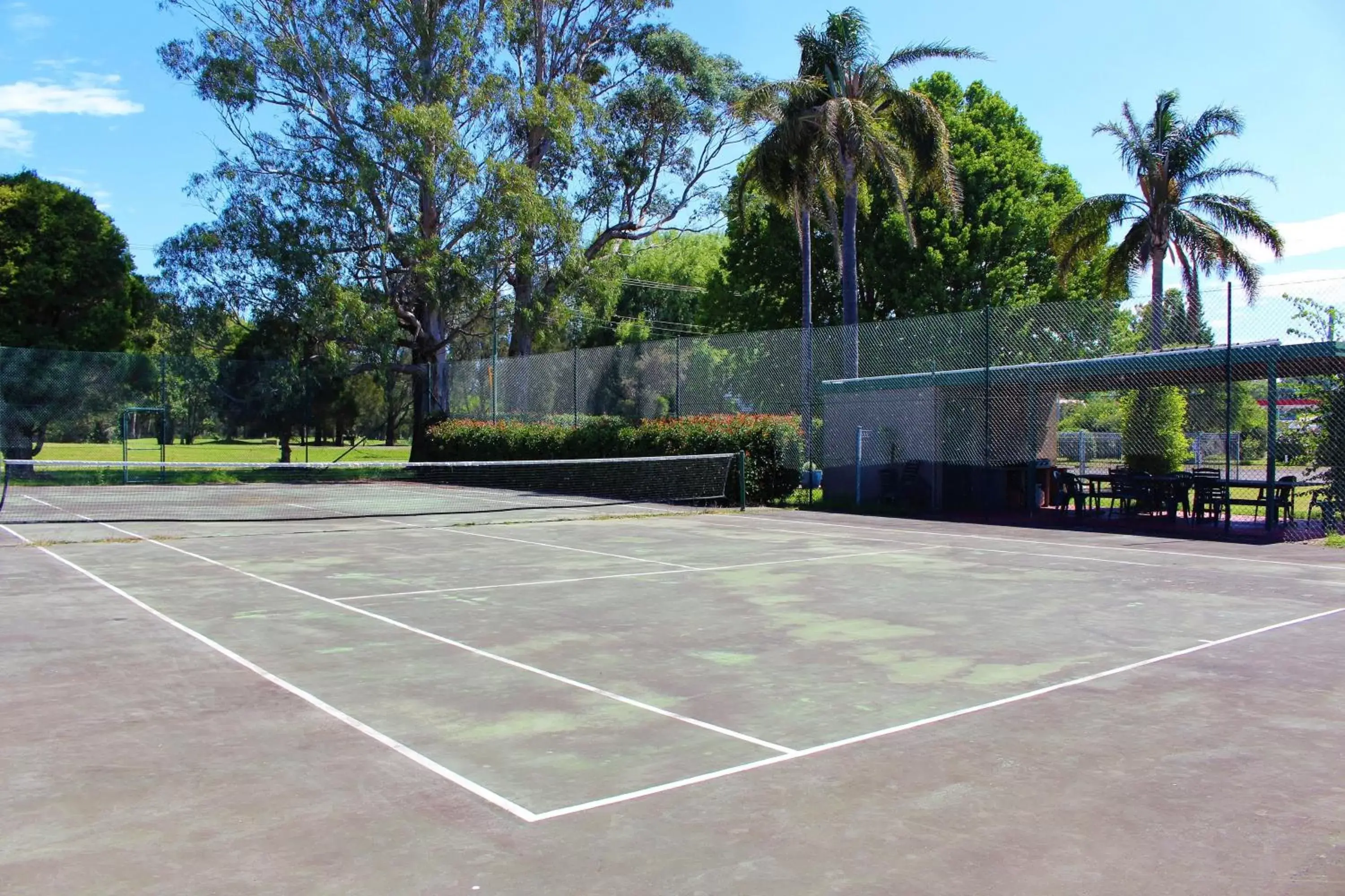 Tennis/Squash in Hive Hotel, Moruya