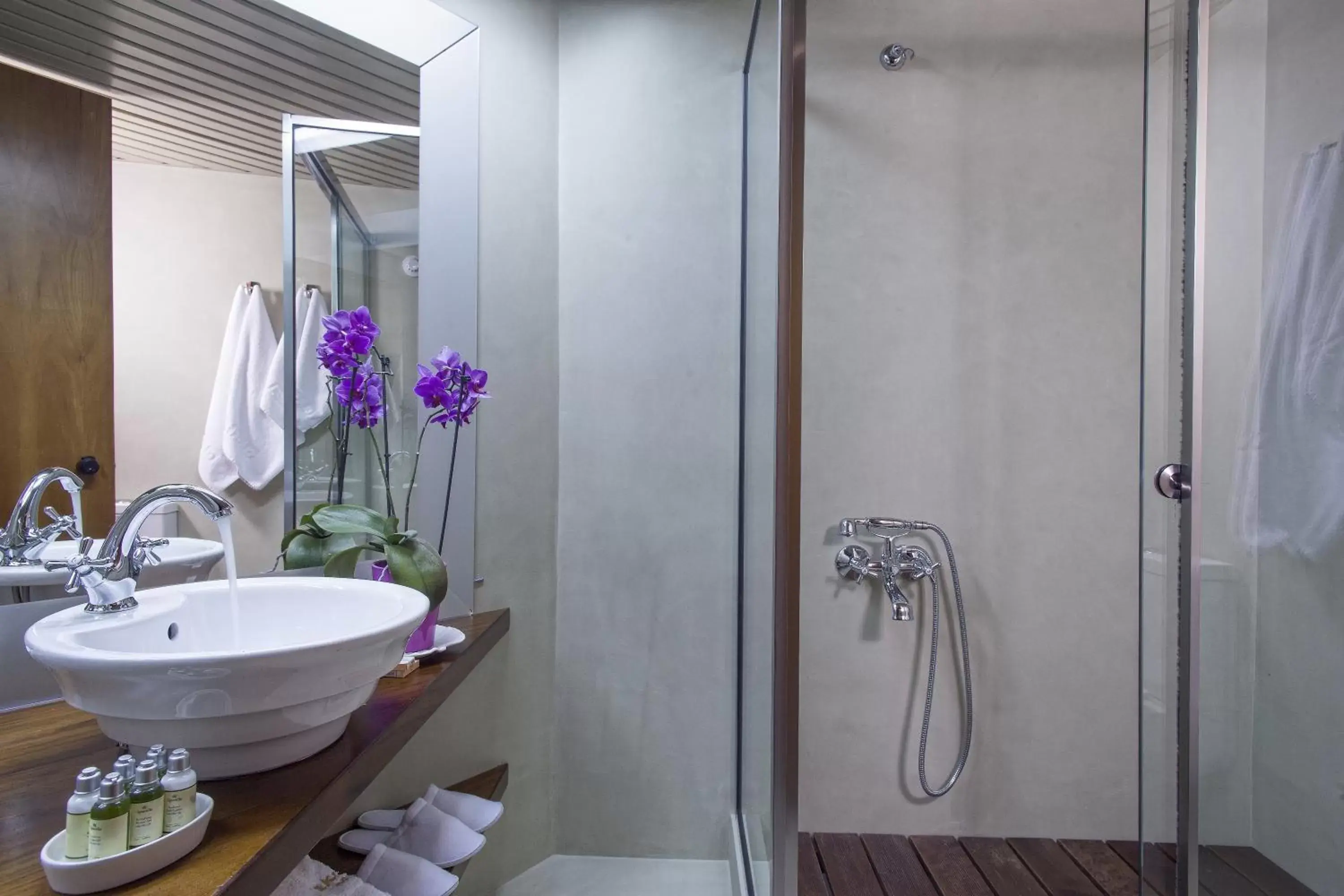 Bathroom in Civitel Akali Hotel