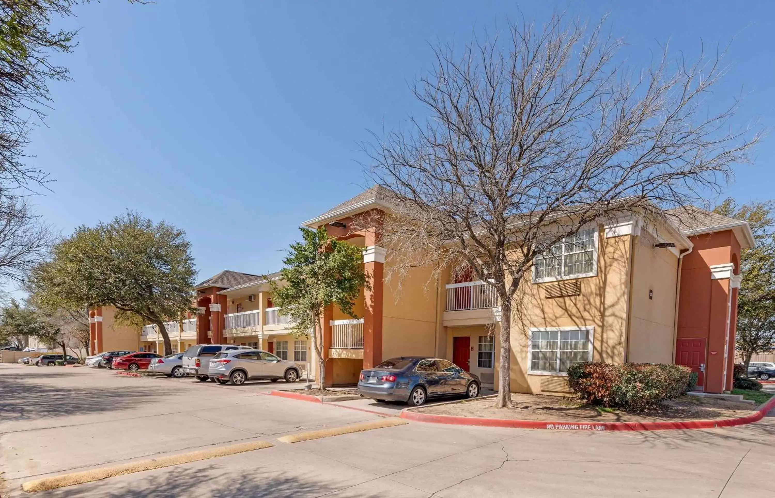 Property Building in Extended Stay America Suites - Arlington