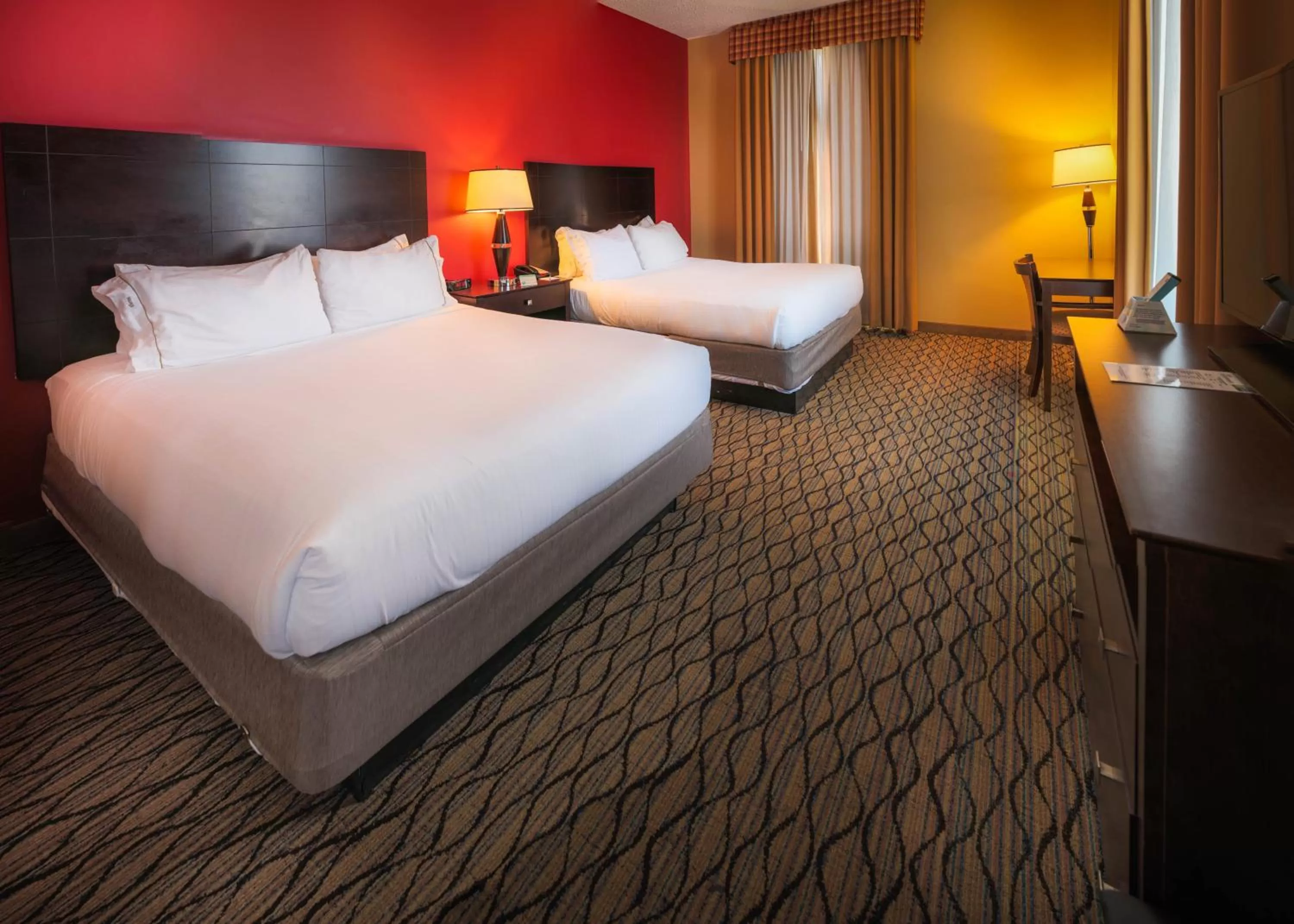 Photo of the whole room, Bed in Holiday Inn Express Baltimore-Downtown, an IHG Hotel