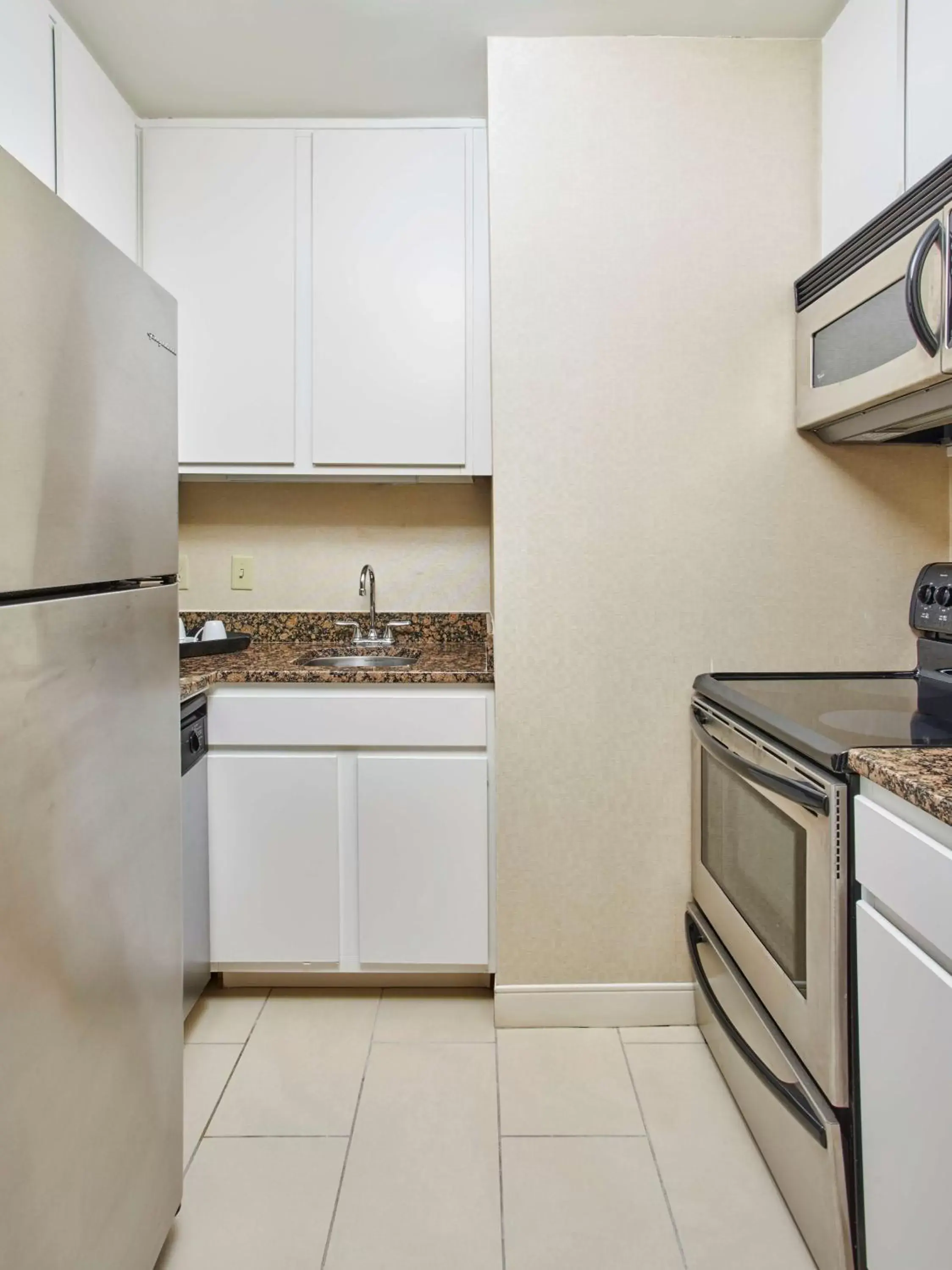 Photo of the whole room, Kitchen/Kitchenette in Hyatt Regency Lexington