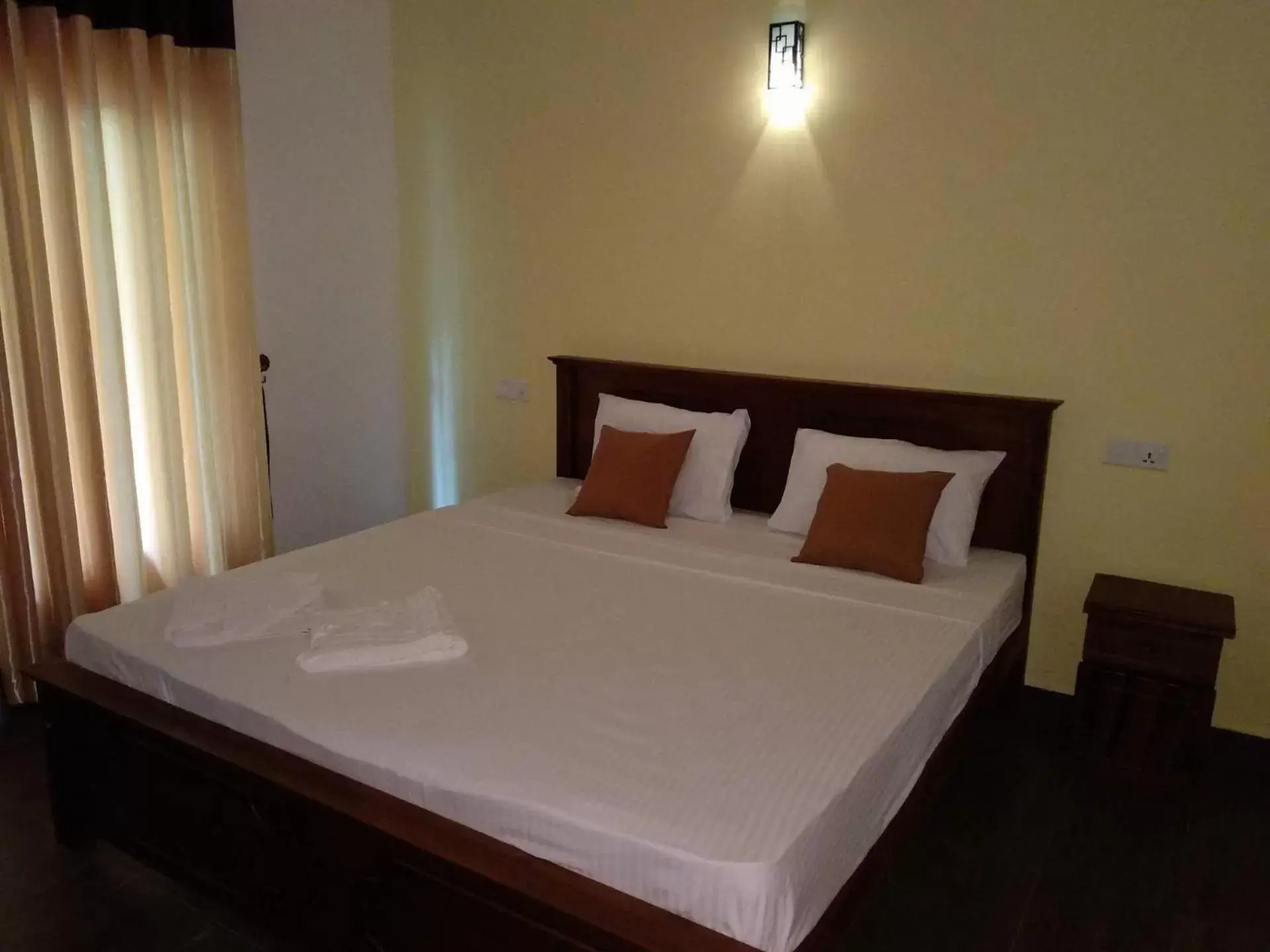 Double Room with Garden View in Ocean Gate Negombo Double Room with Garden View in Ocean Gate Negombo