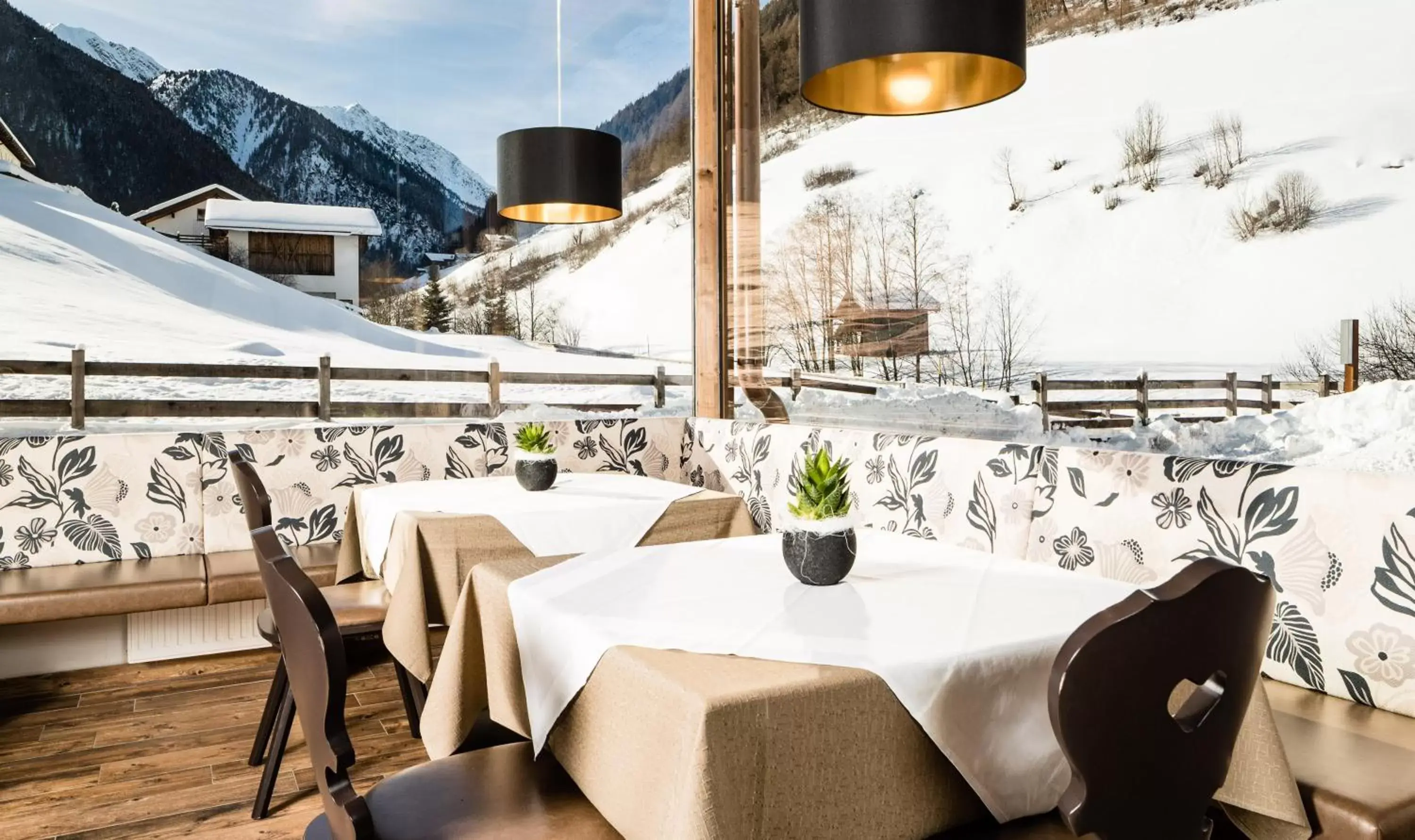 Restaurant/places to eat, Winter in Hotel Almina