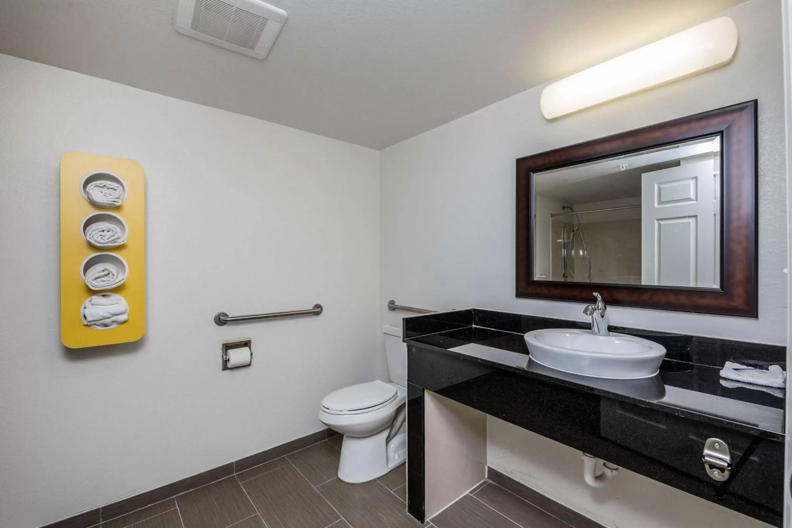 Bathroom in Motel 6 Peoria