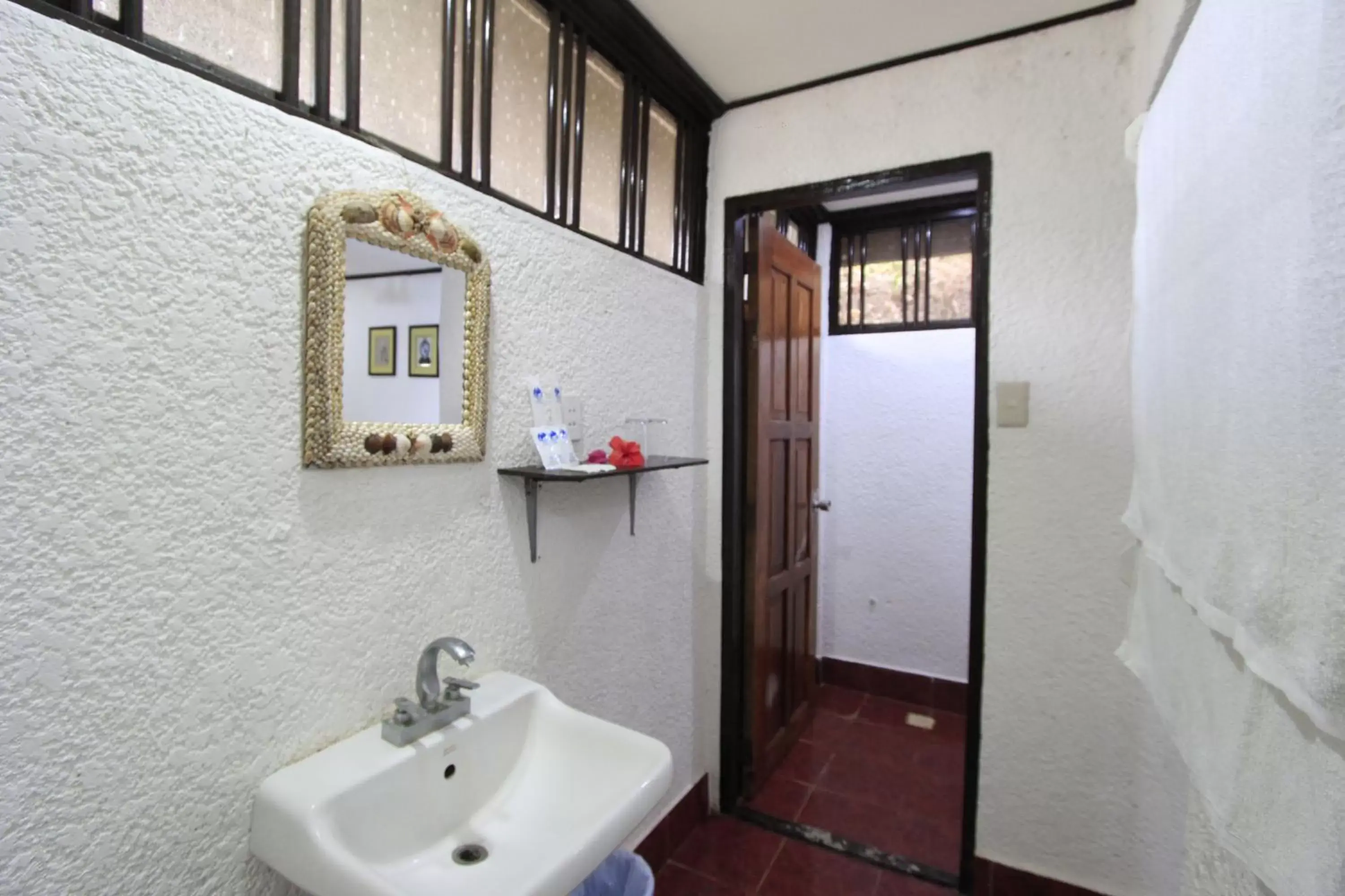 Bathroom in Discovery Island Resort