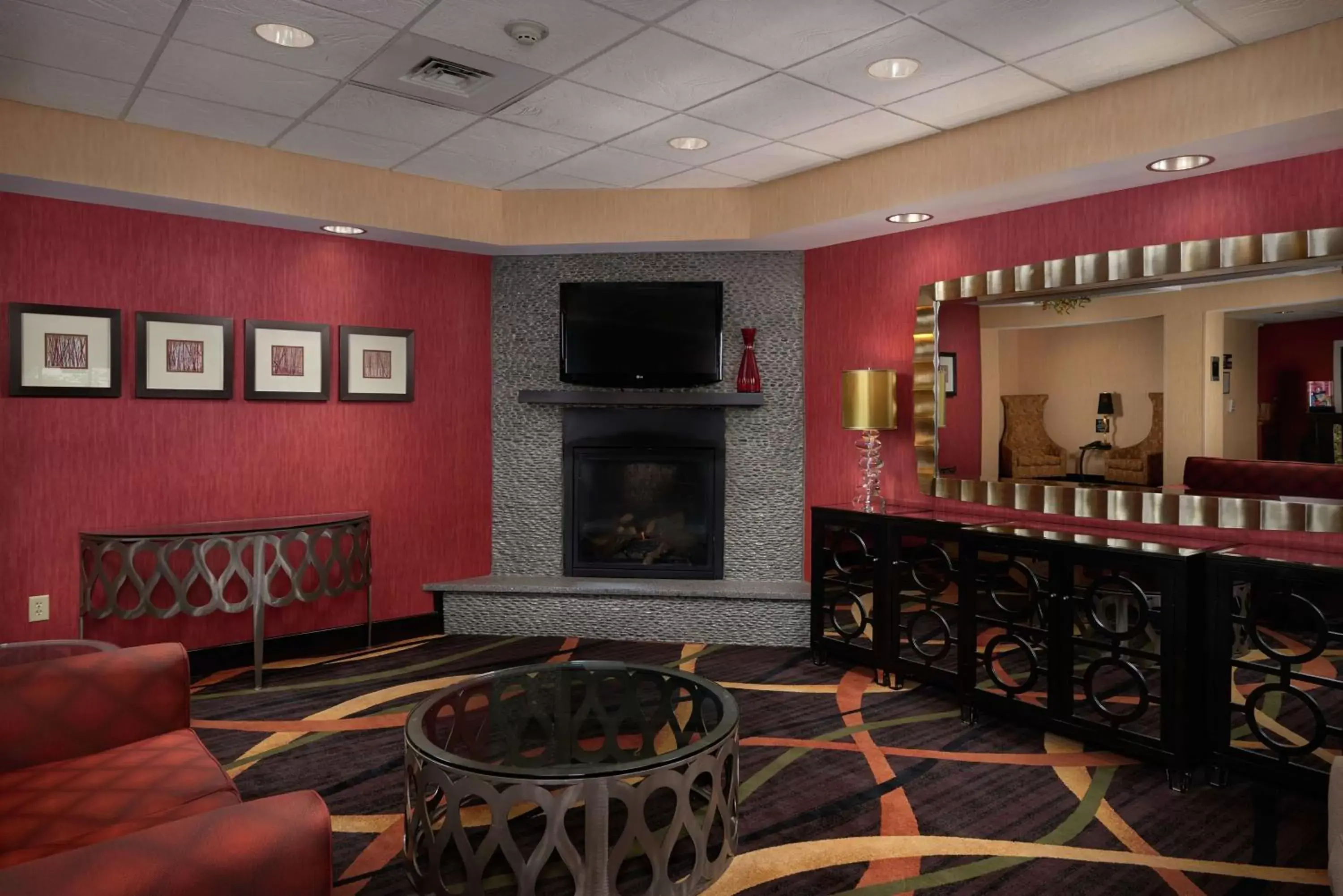 Lobby or reception, Lounge/Bar in Hampton Inn Shrewsbury