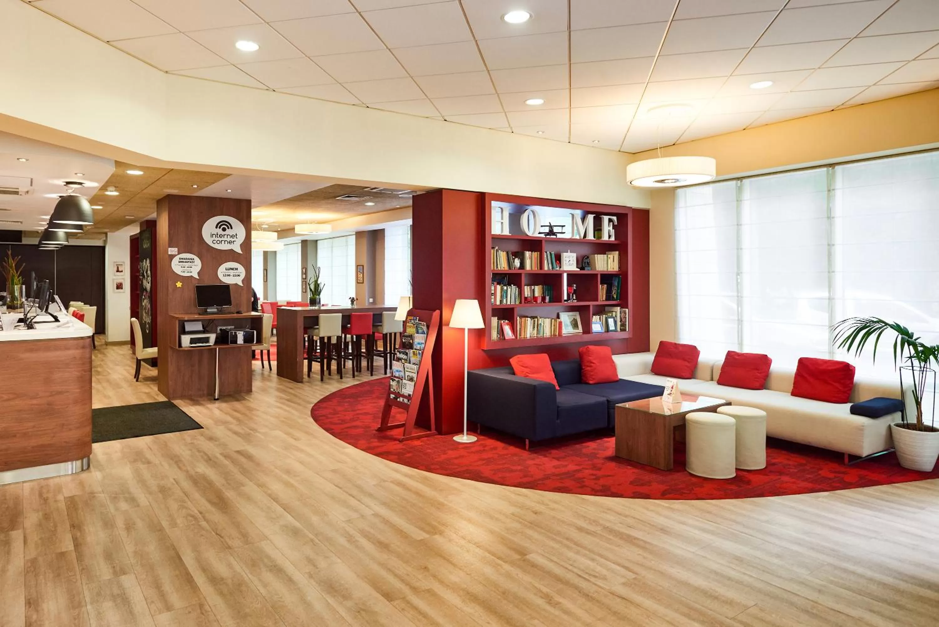 Lobby or reception in CAMPANILE PRIME Krakow Old Town