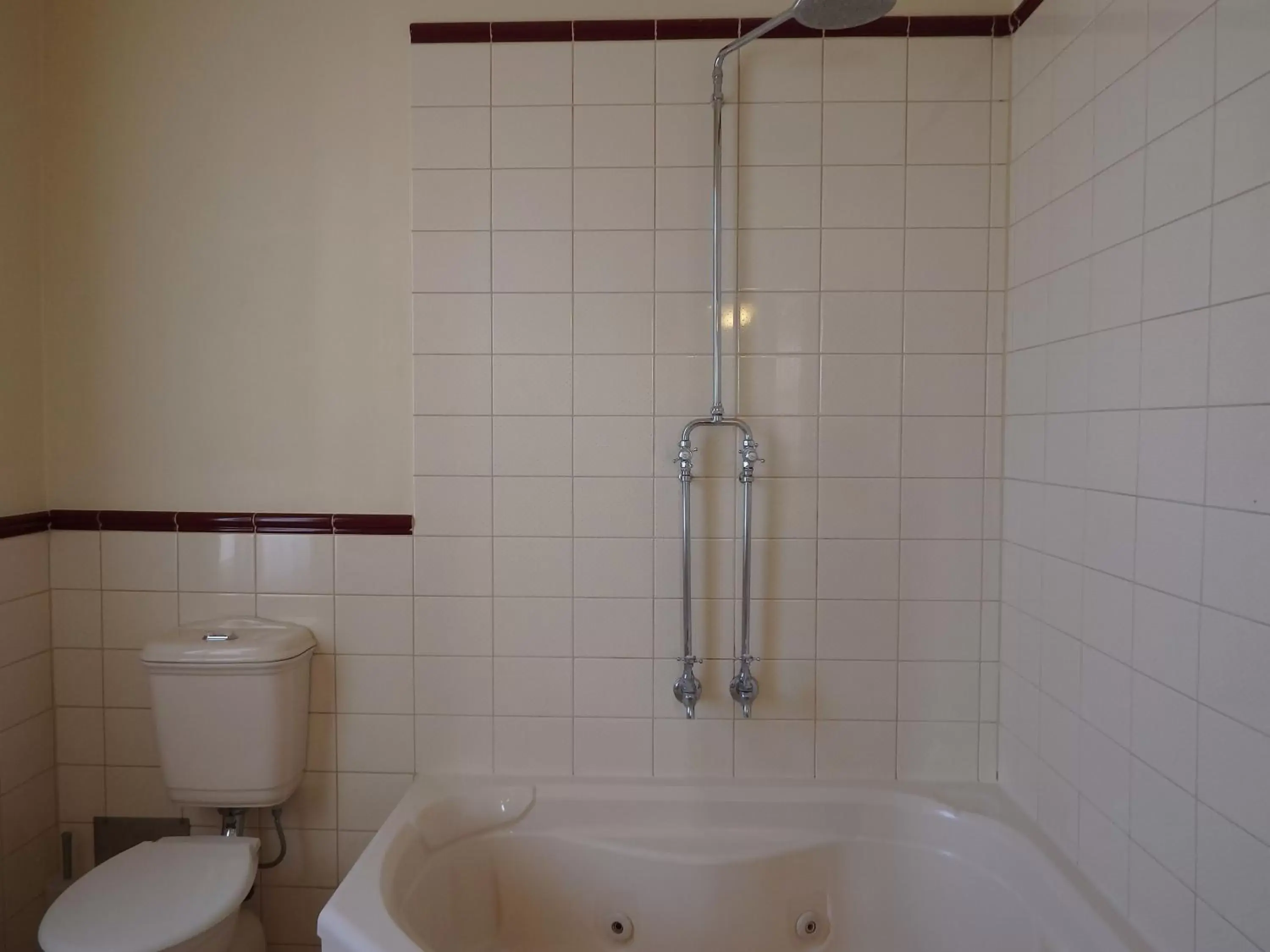 Shower, Bathroom in The Glenferrie Hotel Hawthorn