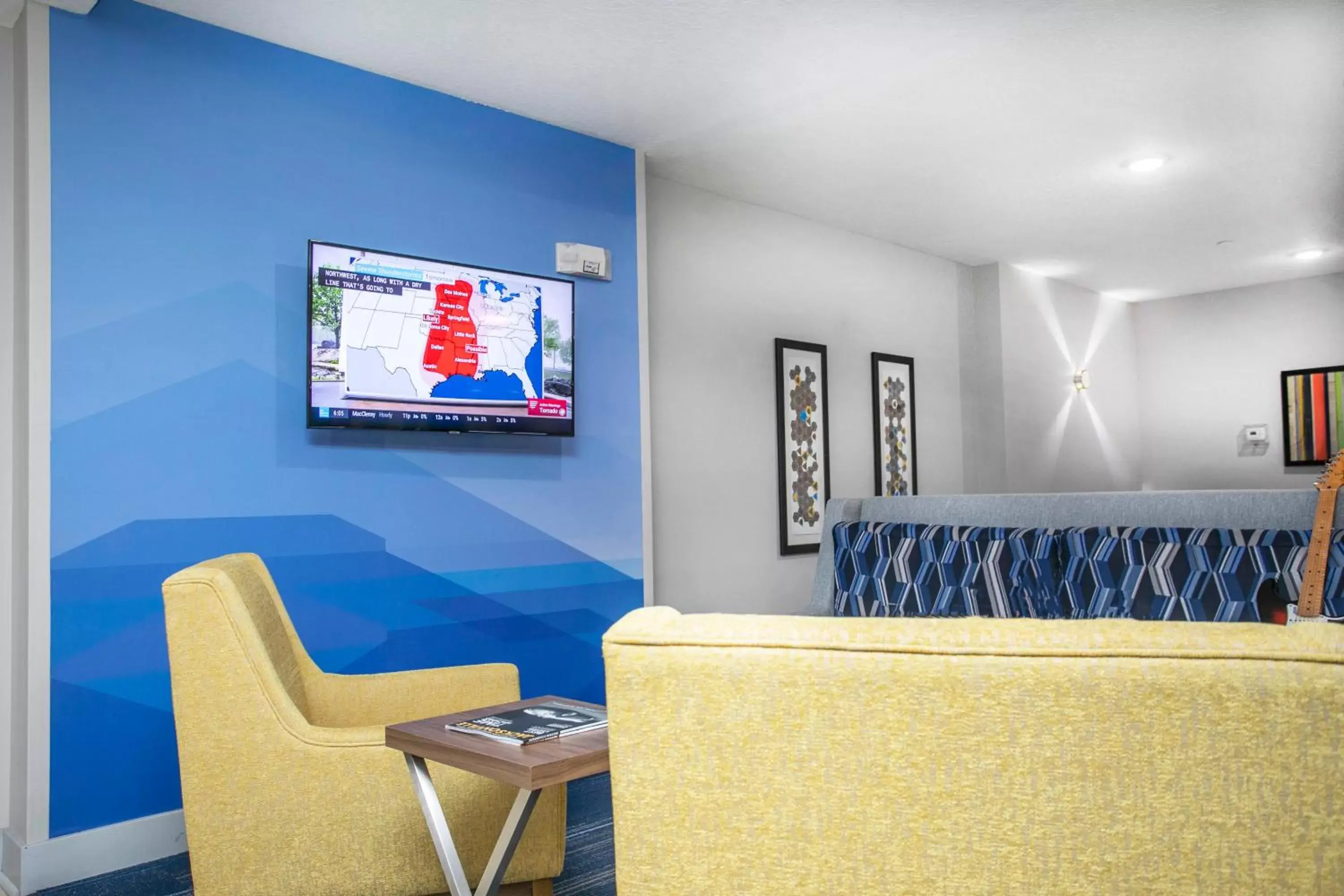 Property building, TV/Entertainment Center in Holiday Inn Express Hotel & Suites Jacksonville - Mayport / Beach, an IHG Hotel