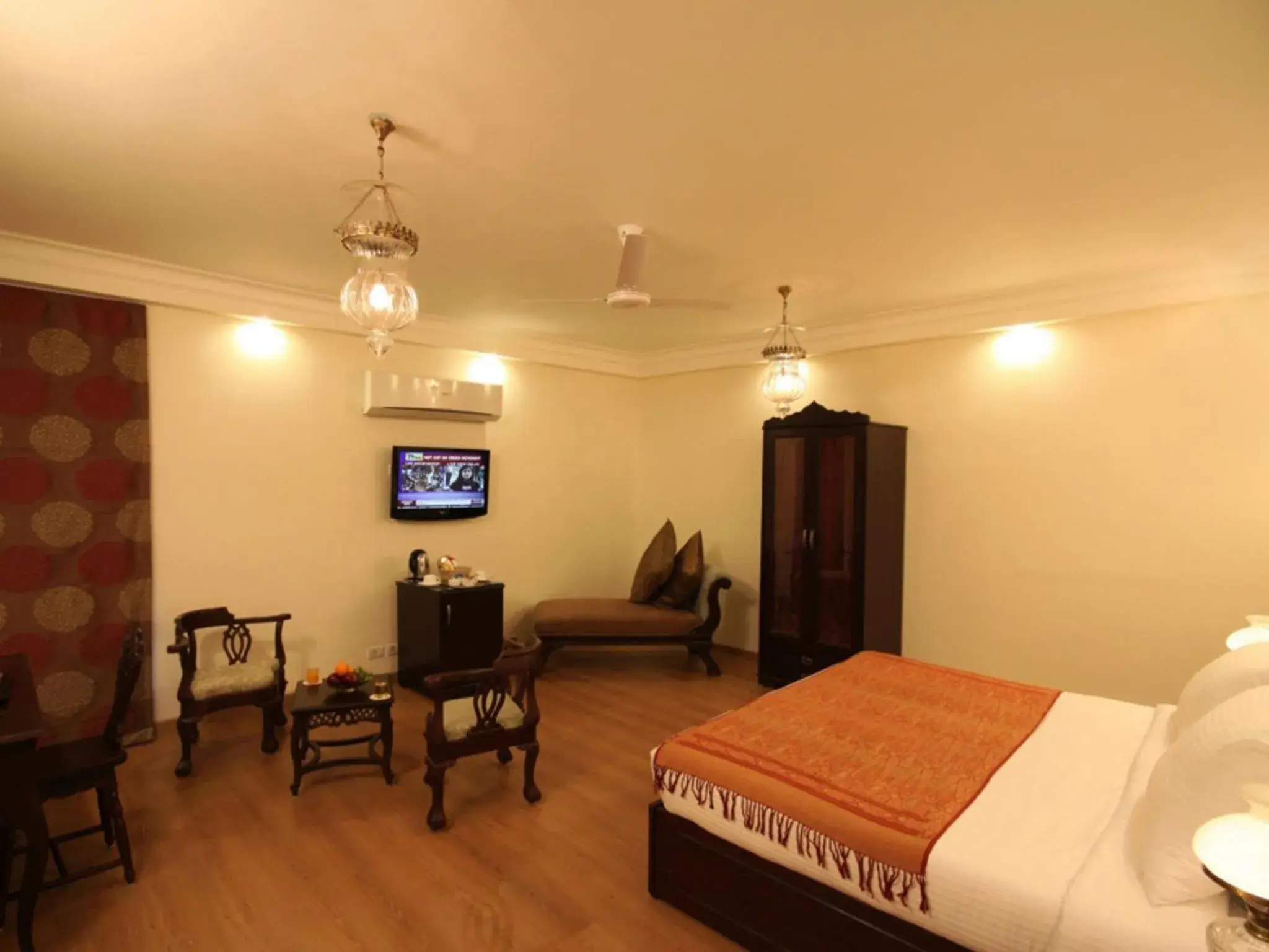 Photo of the whole room in Suryauday Haveli - An Amritara Resort