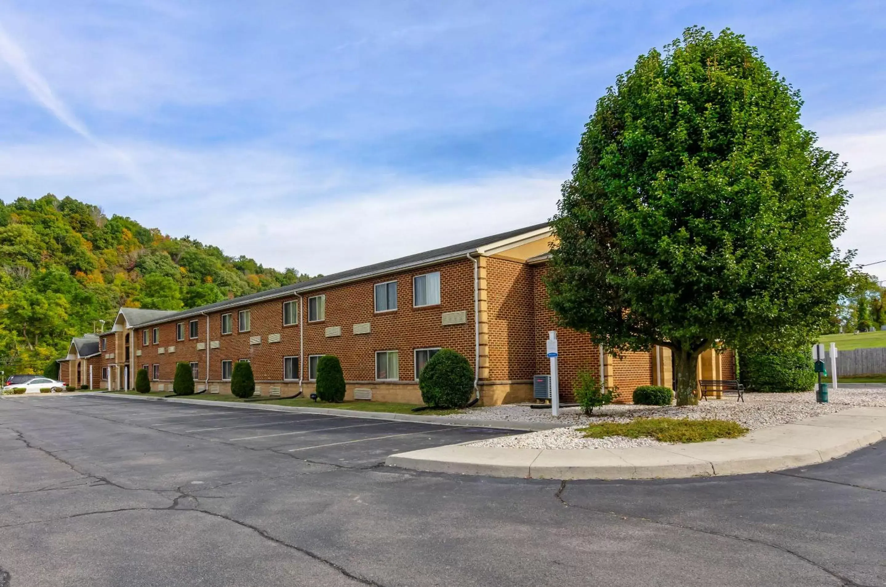 Property Building in Comfort Inn Atkins-Marion I-81