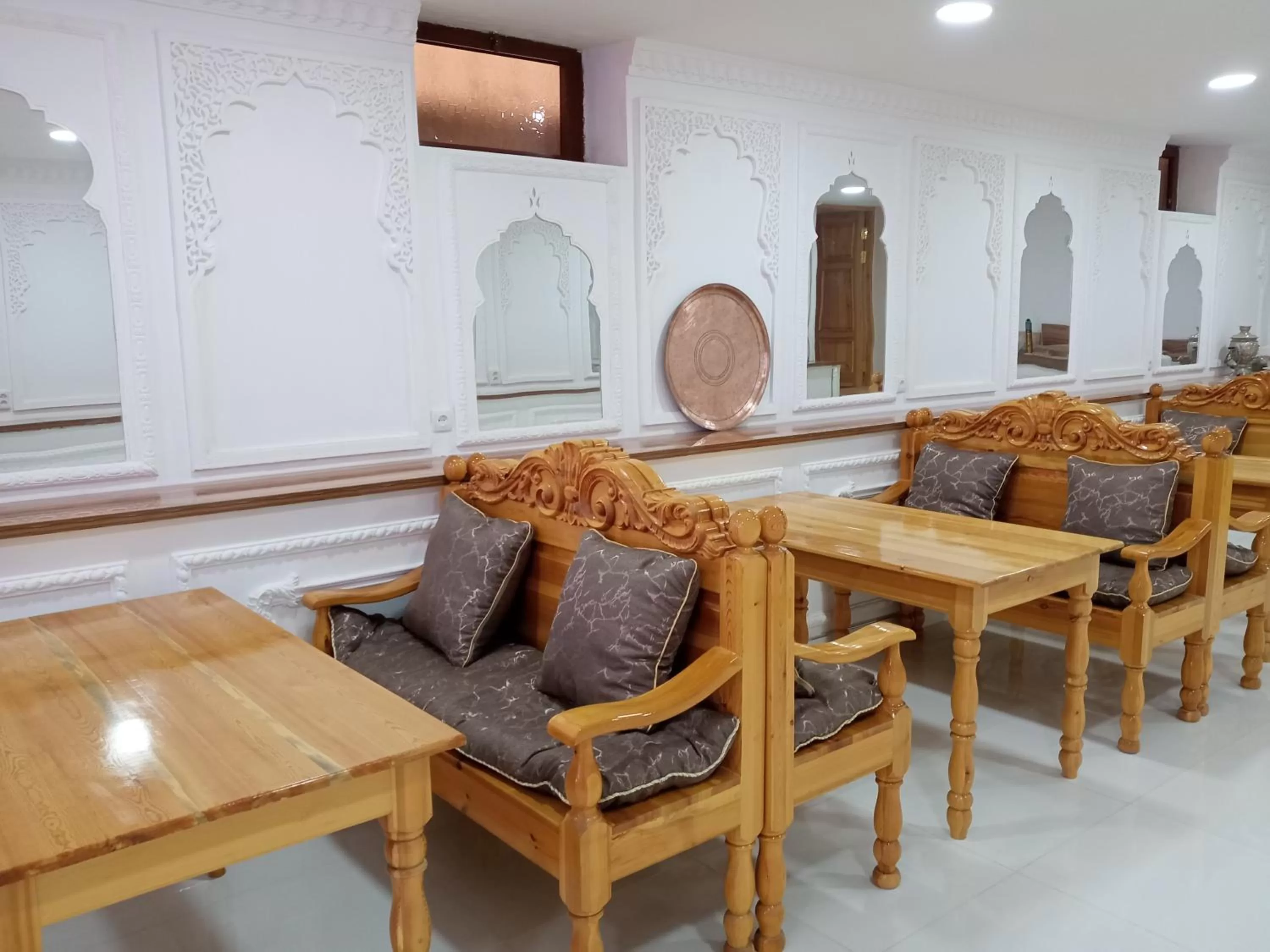 Restaurant/places to eat, Seating Area in Boutigue Hotel Parvina