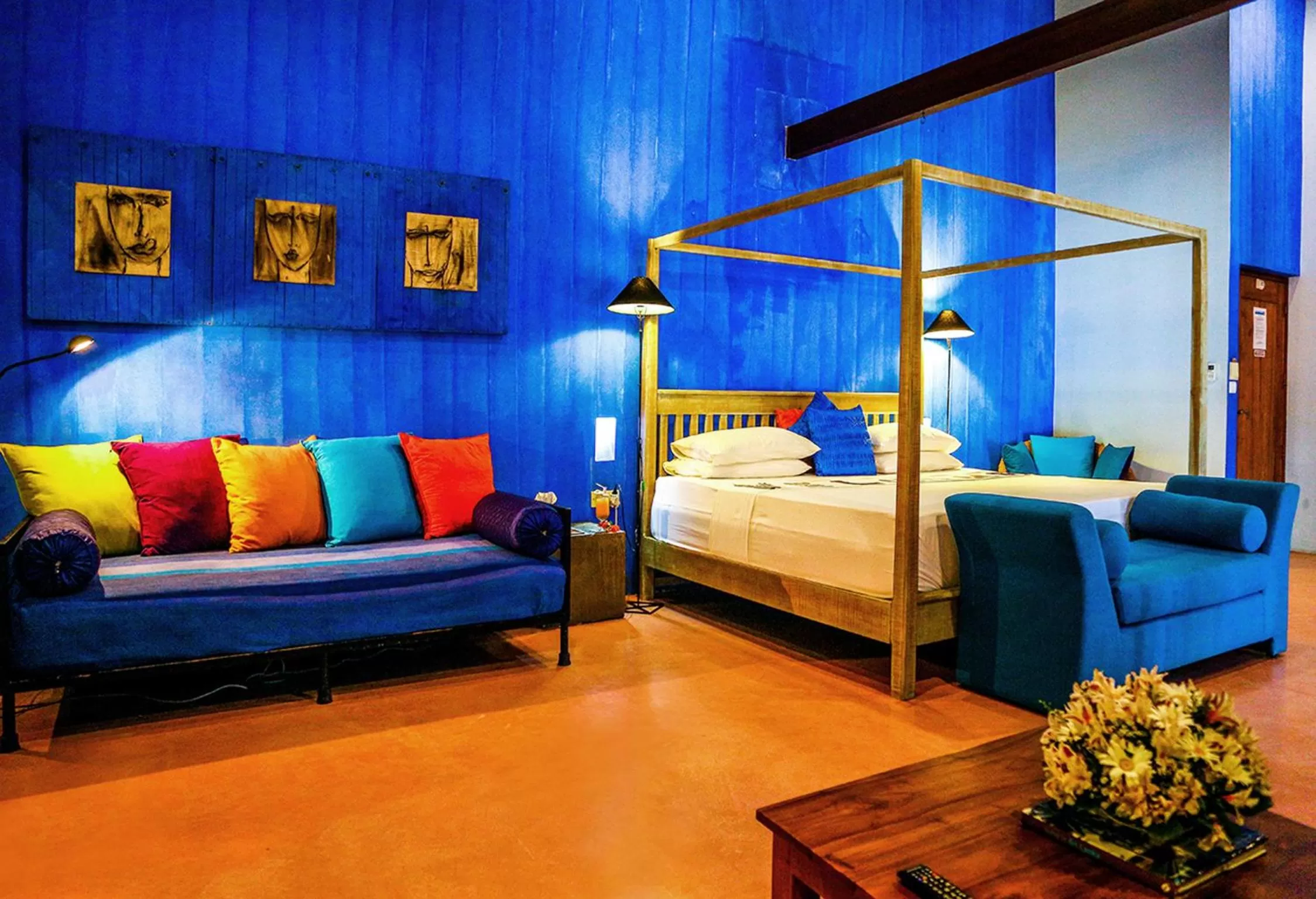 Photo of the whole room, Bed in Dickman Resort "The Boutique Hotel"