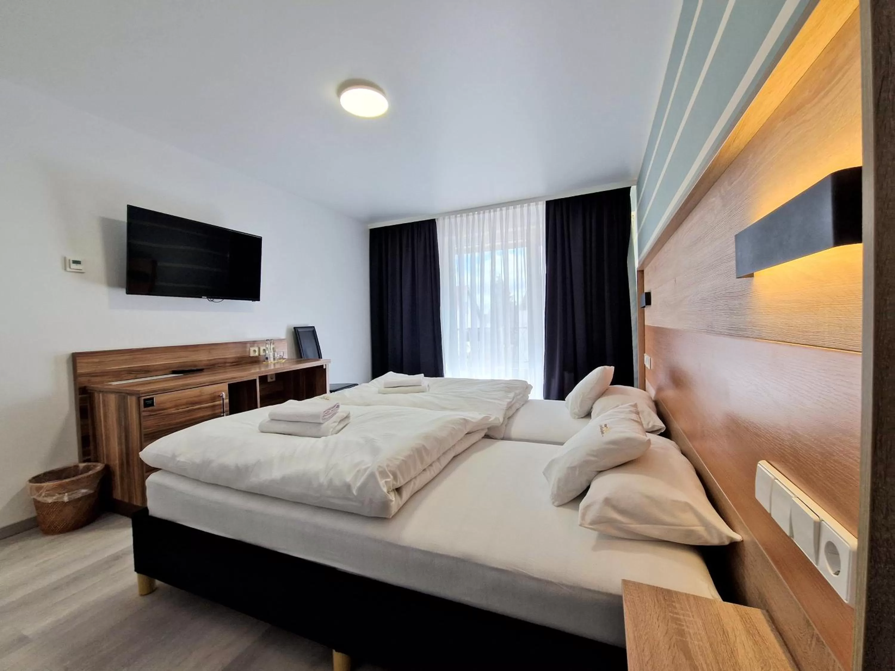 Photo of the whole room, Bed in Hotel am Kurpark