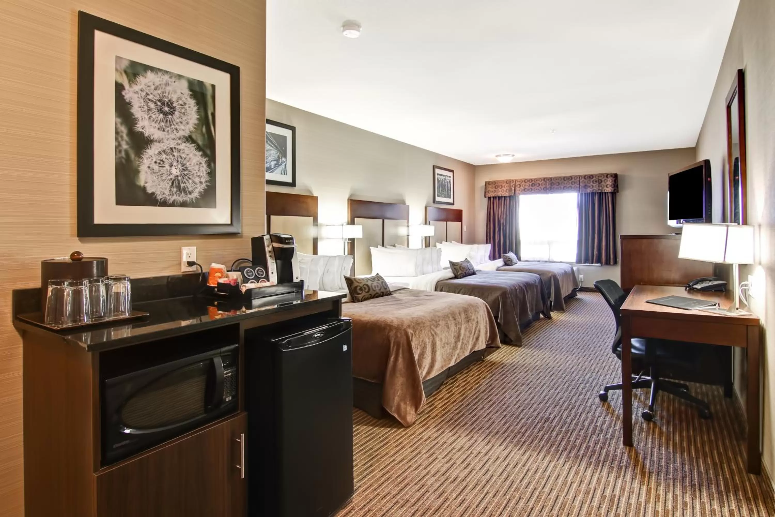 Bedroom, Bed in Canalta Hotel Shaunavon