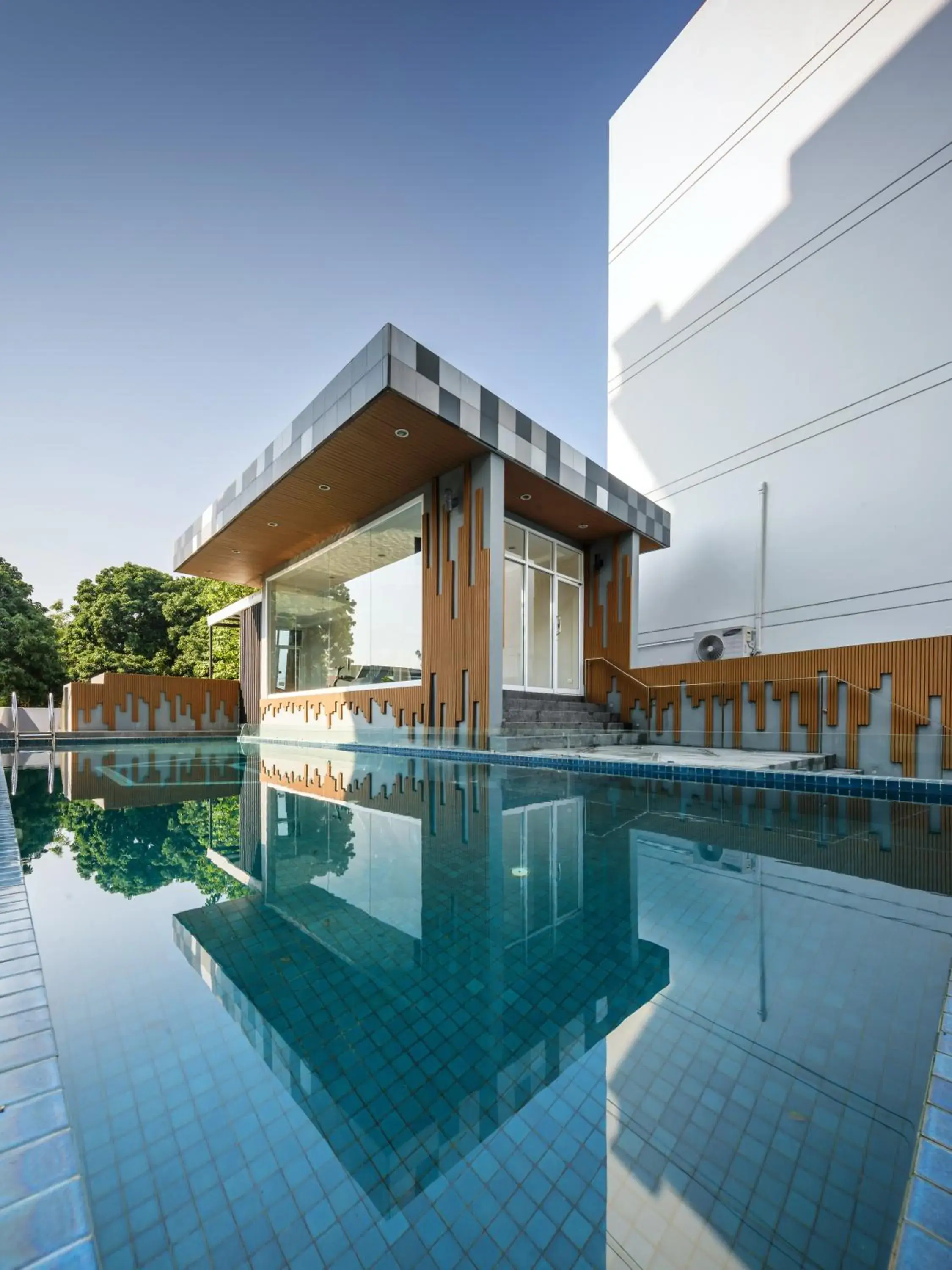 Swimming Pool in Prime Square Hotel