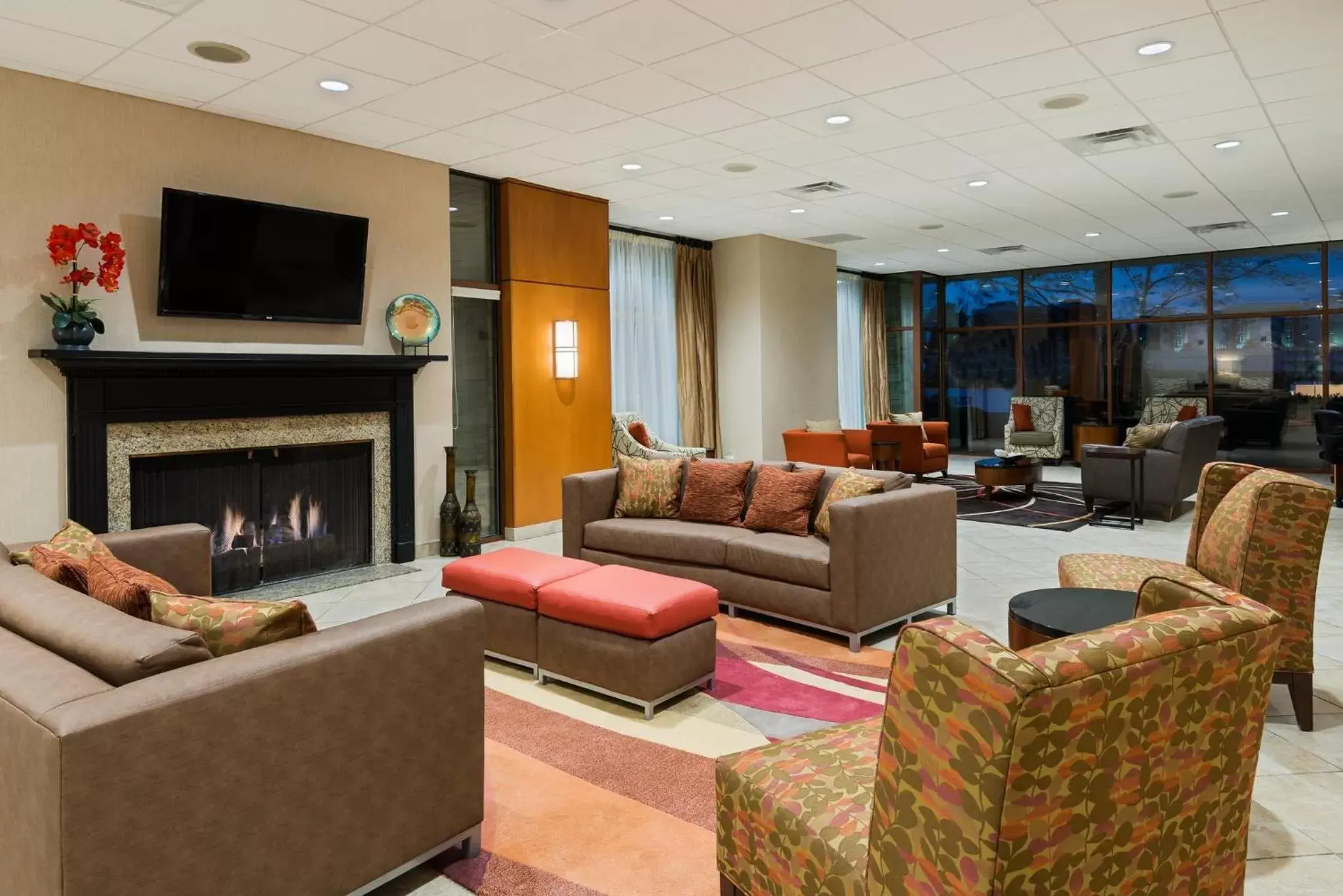 Lobby or reception, Seating Area in Holiday Inn Knoxville West - Cedar Bluff, an IHG Hotel