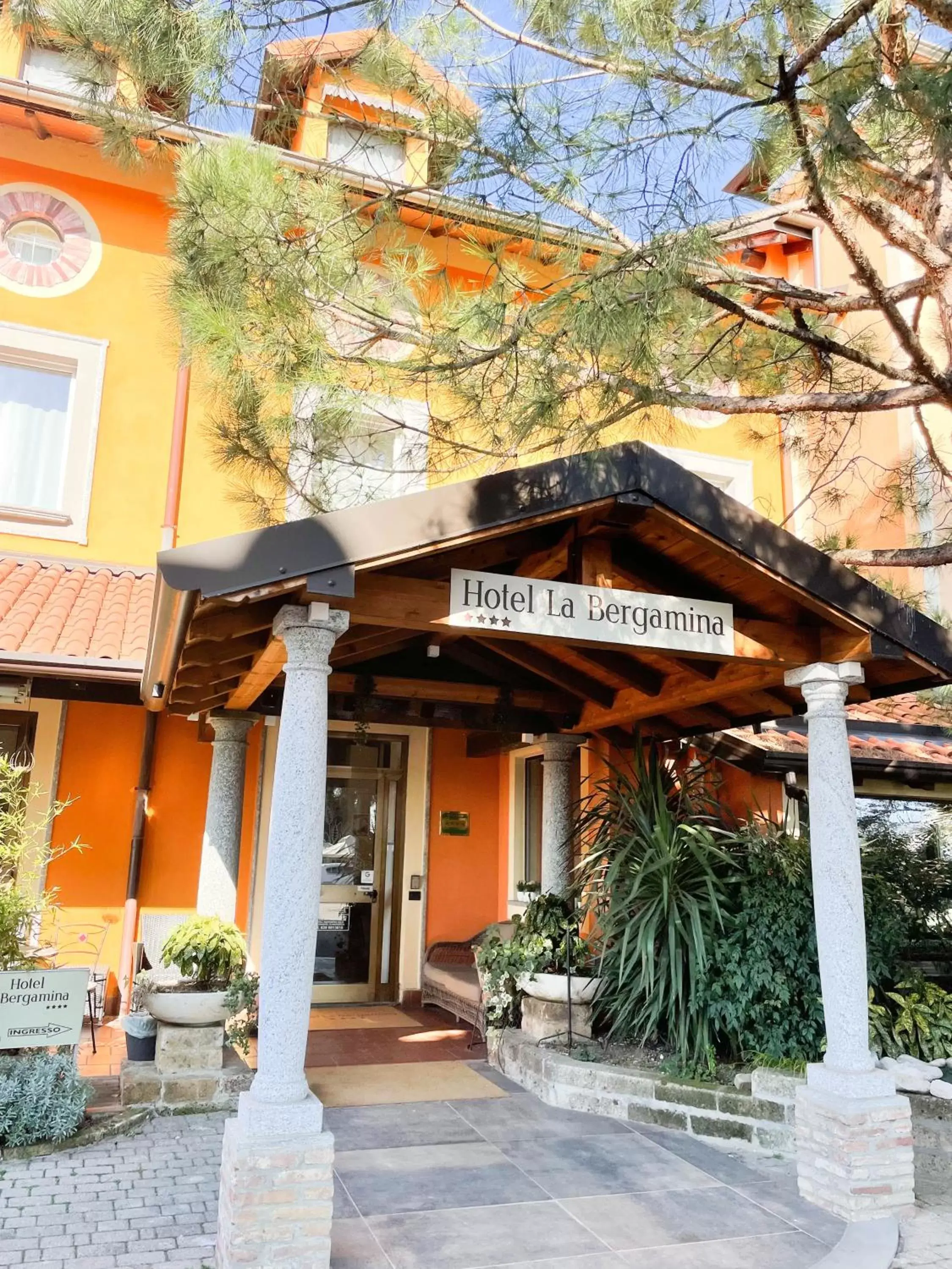 Facade/entrance in La Bergamina Hotel & Restaurant