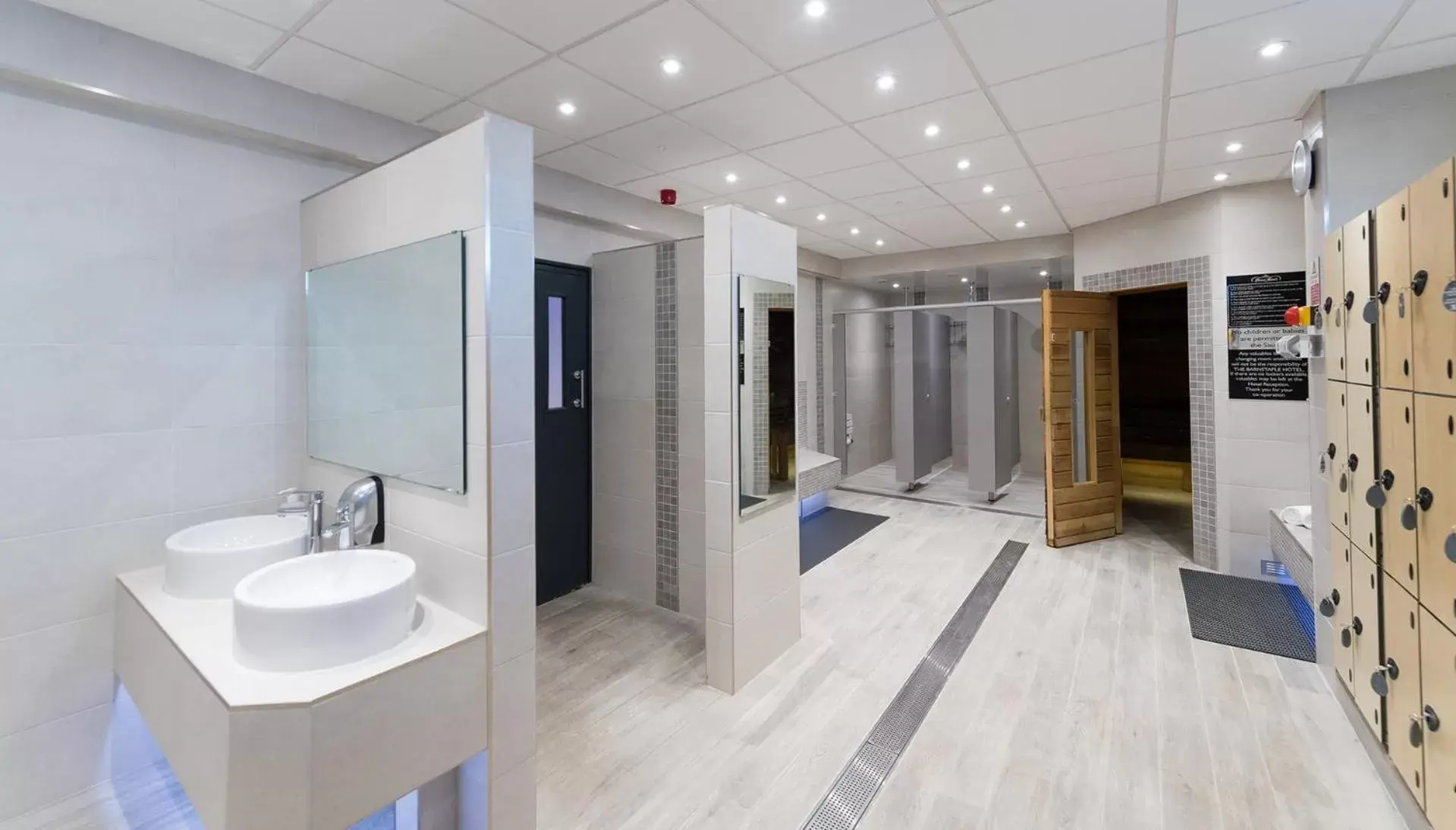 Fitness centre/facilities, Bathroom in The Barnstaple Hotel