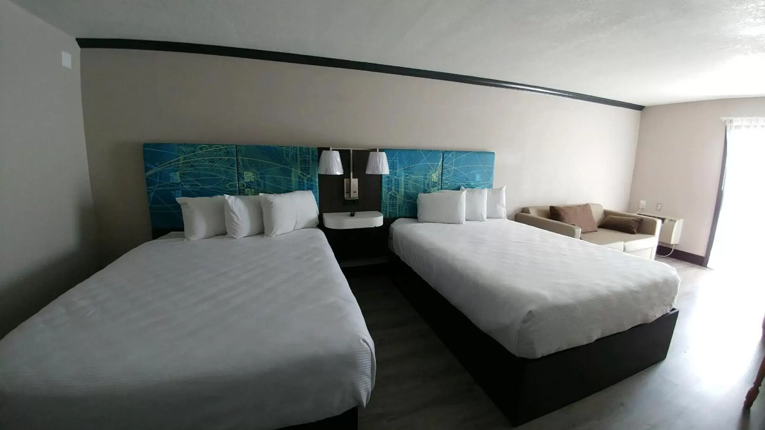 Bedroom, Bed in Garden City Inn Bedroom, Bed in Garden City Inn