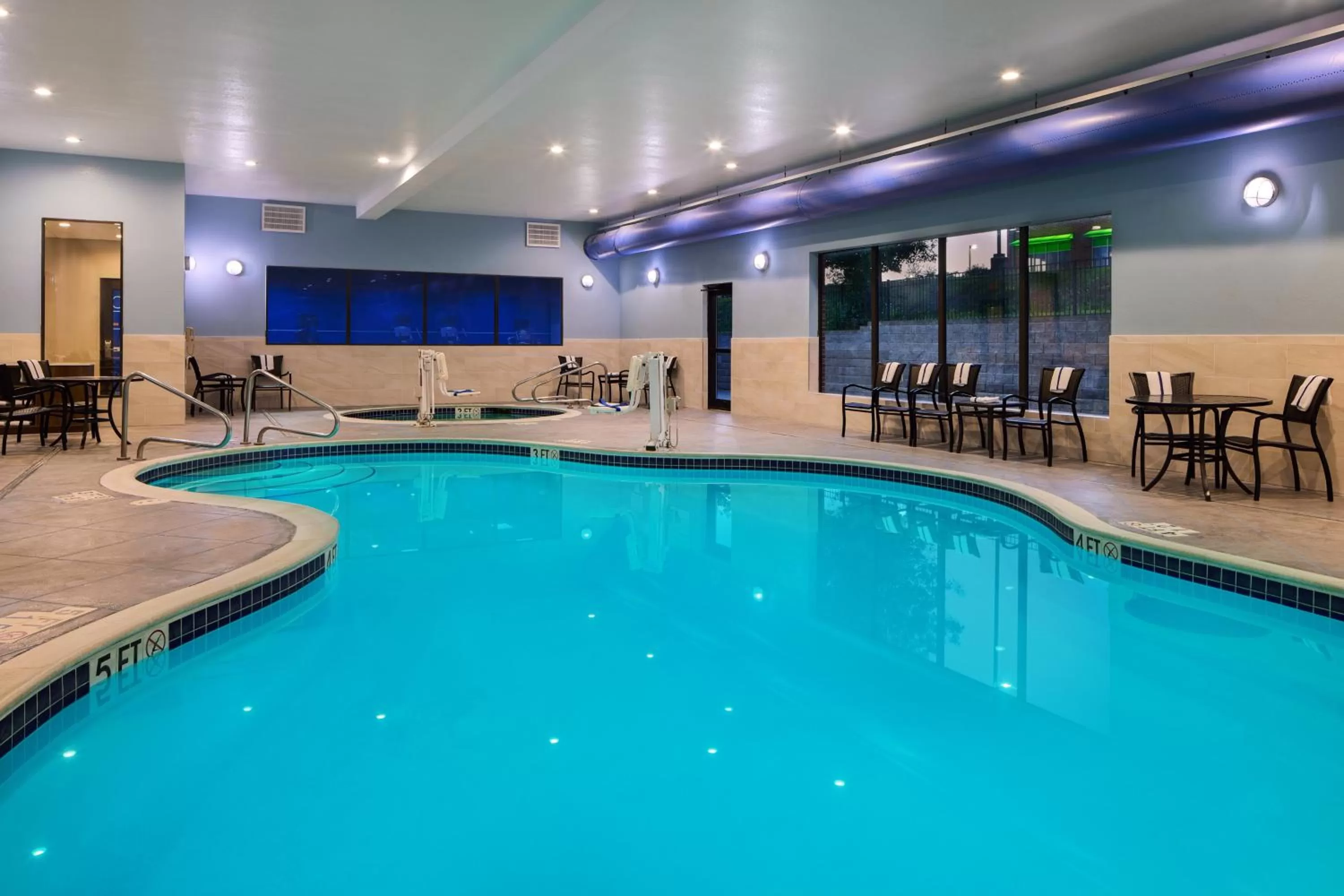 Swimming pool in Holiday Inn Express & Suites Bridgeport by IHG