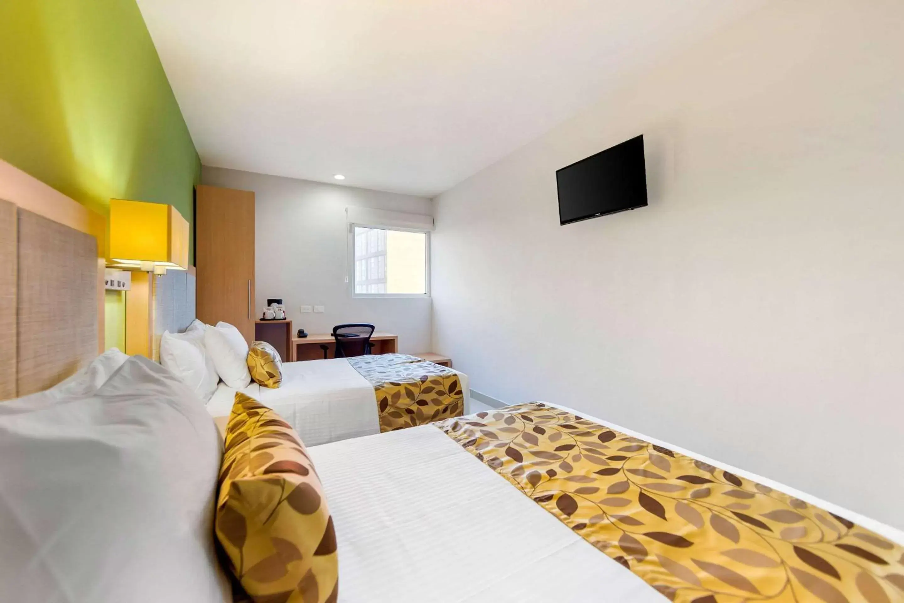 TV and multimedia, Bed in Sleep Inn Culiacan