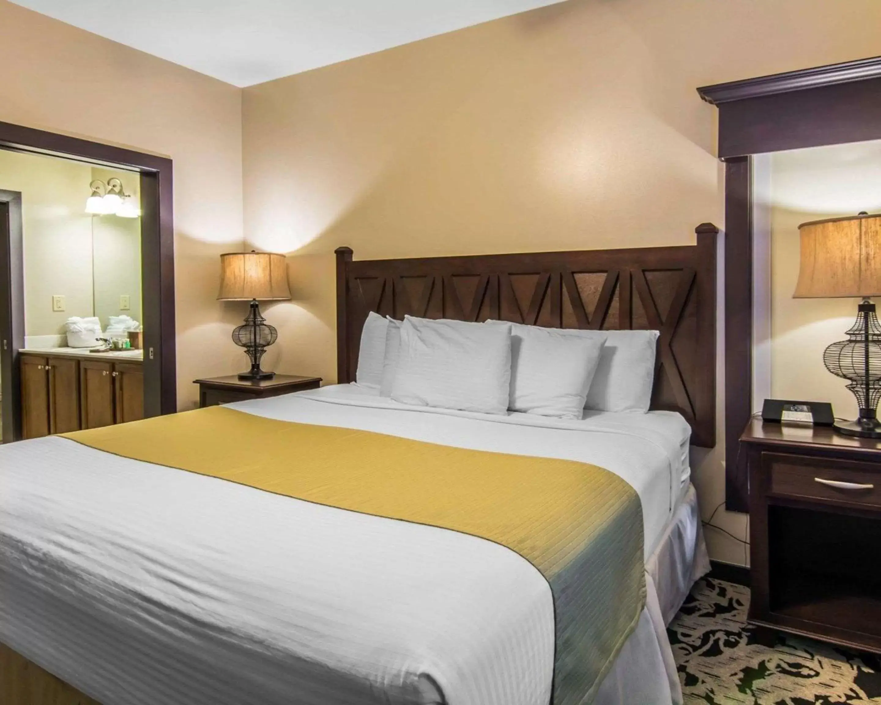 Bed in Bluegreen Parkside Williamsburg, Ascend Resort Collection