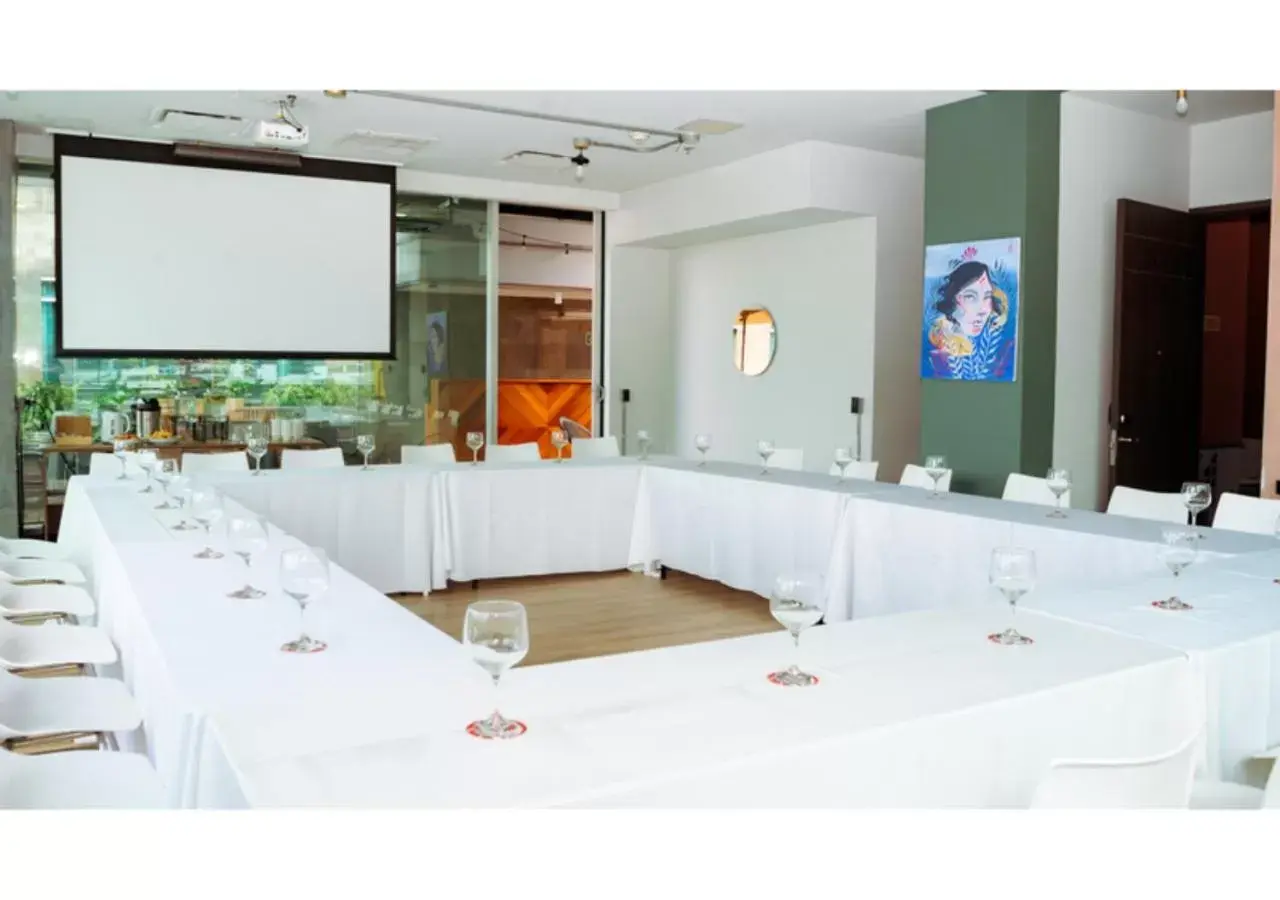 Meeting/conference room in Selina Parque 93 Bogota