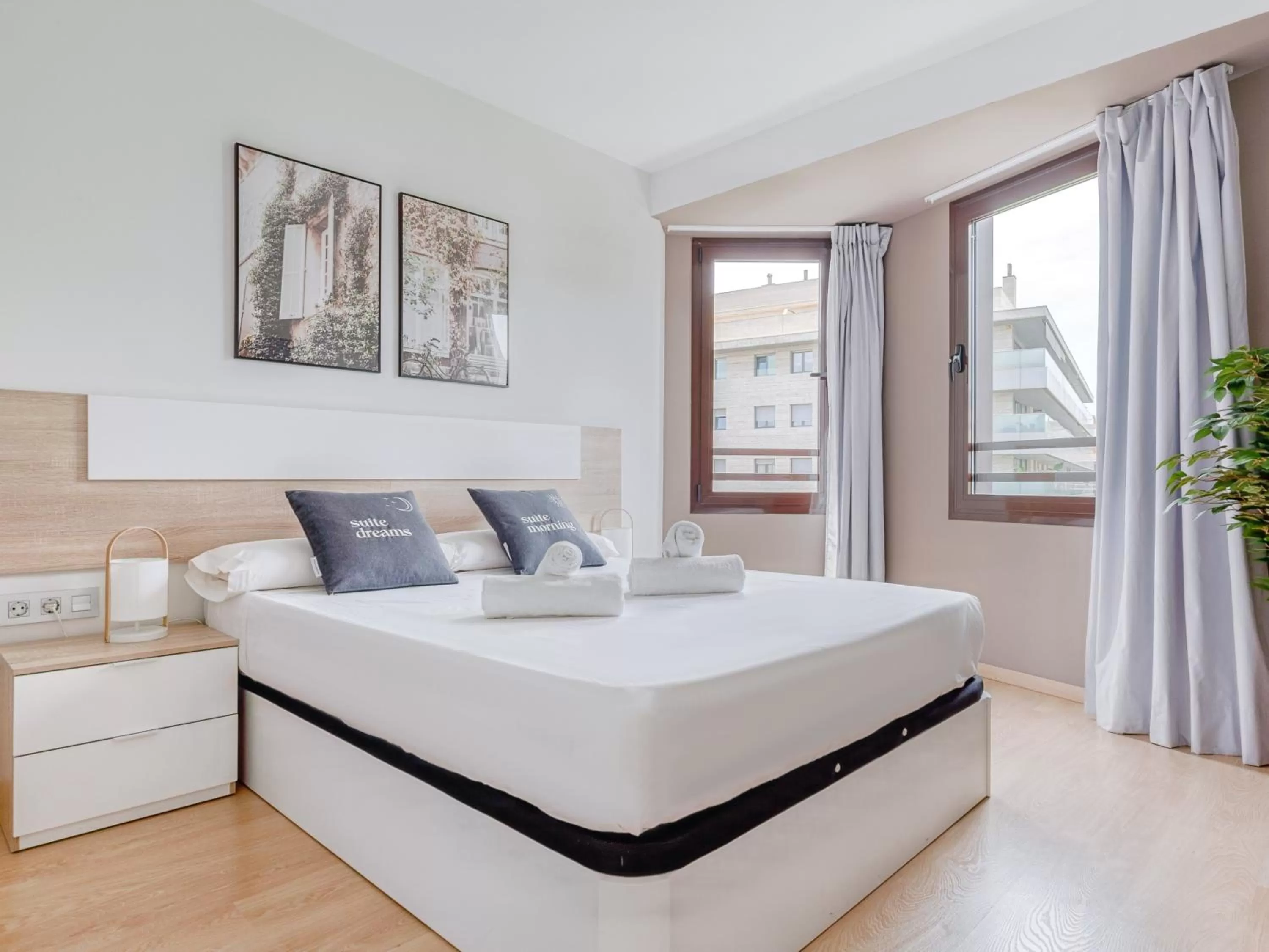 Bed in Limehome Barcelona Carrer de Fontcoberta - Digital Access